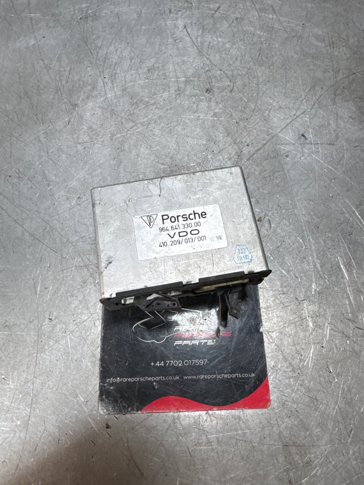 PORSCHE 911/964 CENTRAL INDICATOR COMPUTER UNIT 96464133000/ 410209013001- used