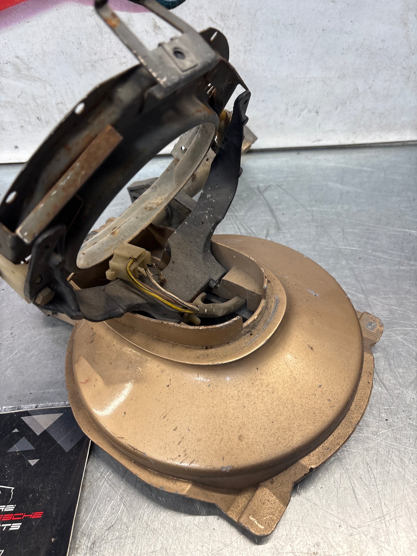 Porsche 928 right headlight swivel frame without bearing 92875024902 92875024302 used