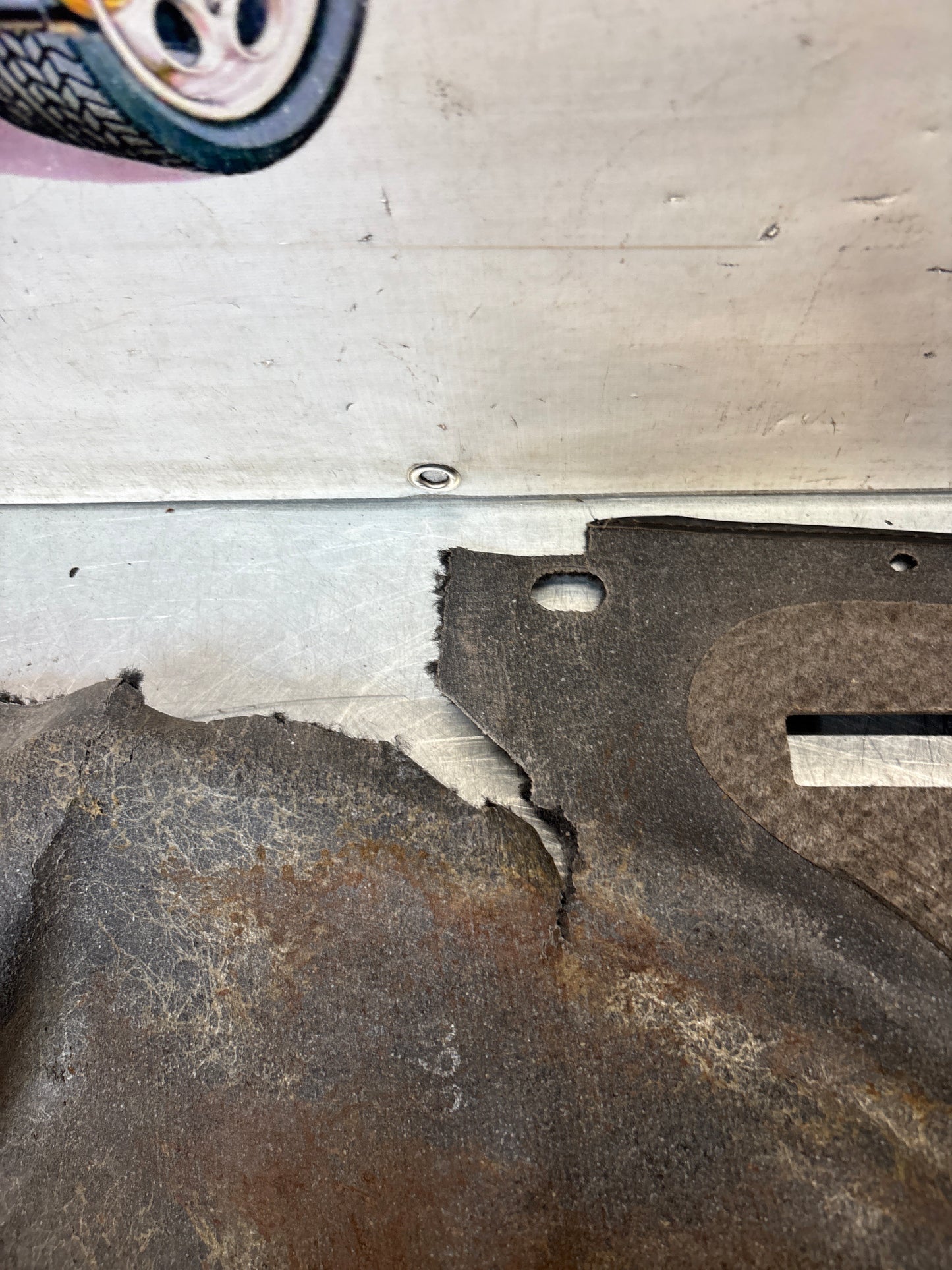 Porsche 924/944 85.5- rear left side trim carpet, black, 94455508301, used