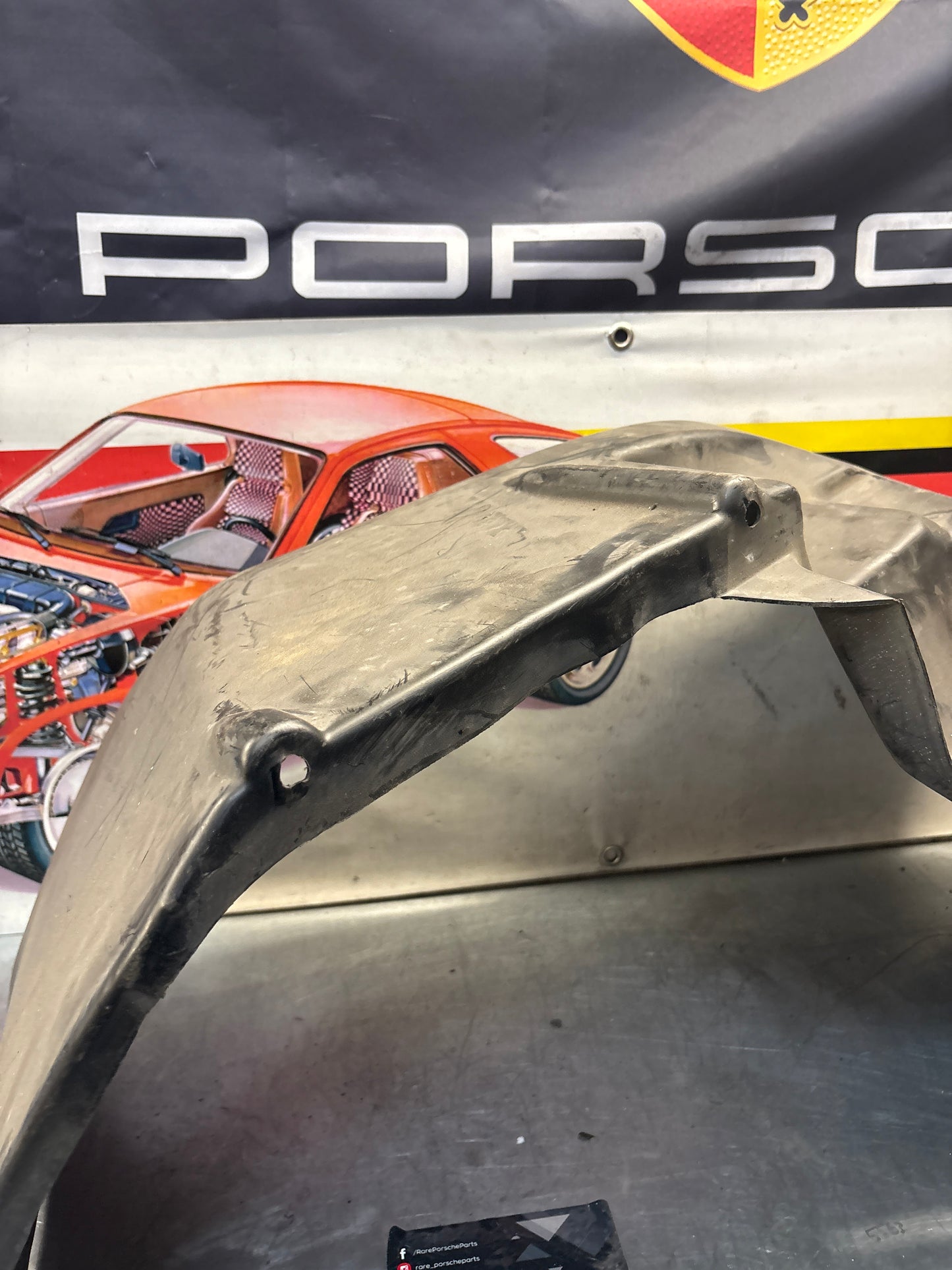 Porsche 928 wheel arch liner  Right 92850438205 Used