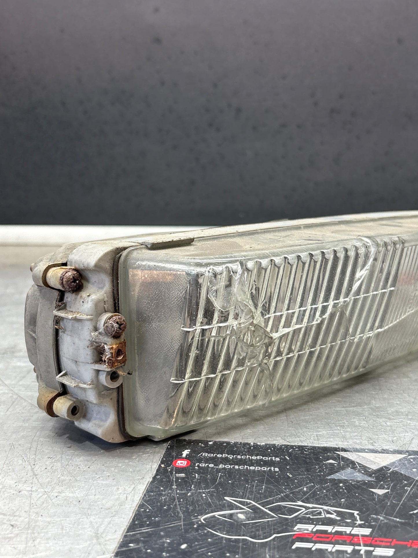 Porsche 944 S2 Turbo Right foglight 95163121100 / 0305200701