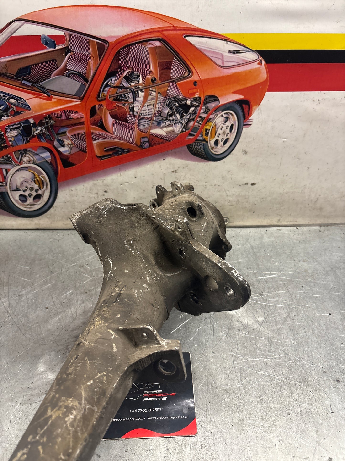 Porsche 944 alloy rear right trailing arm, used 95133151404 / 9513315144R used, with hubs