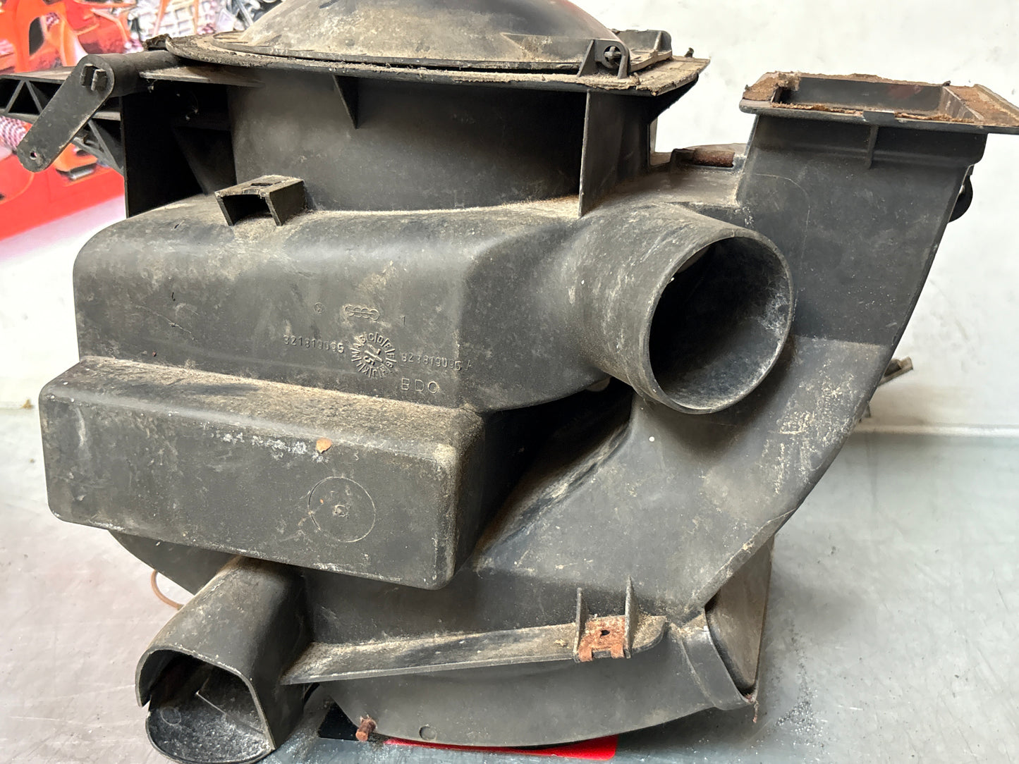 Porsche 924 76-79 heater blower fan assembly, complete with fan 321819096 / 823819096A / 321819095 / 823819095 used