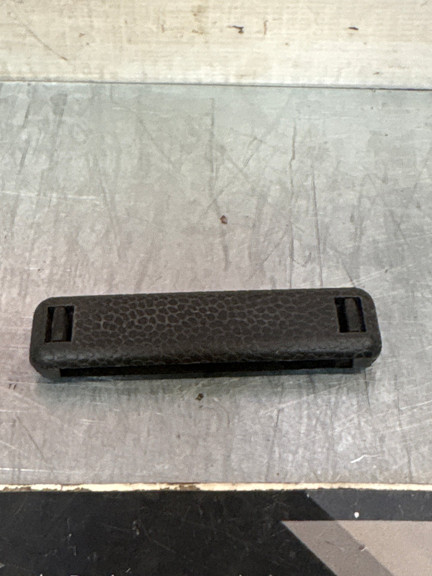 Porsche 928 seat belt clip, used 92880315102 / 92880315302