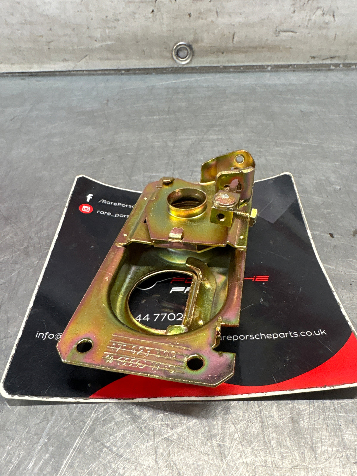 Porsche 928 lid lock lower part, refurbished 92851102702