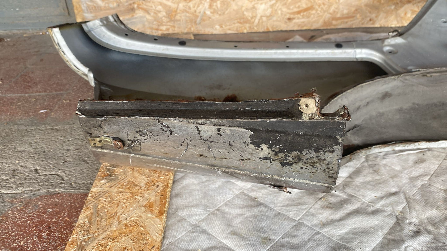 Porsche 924 left sill / fender section, 477809601B cut