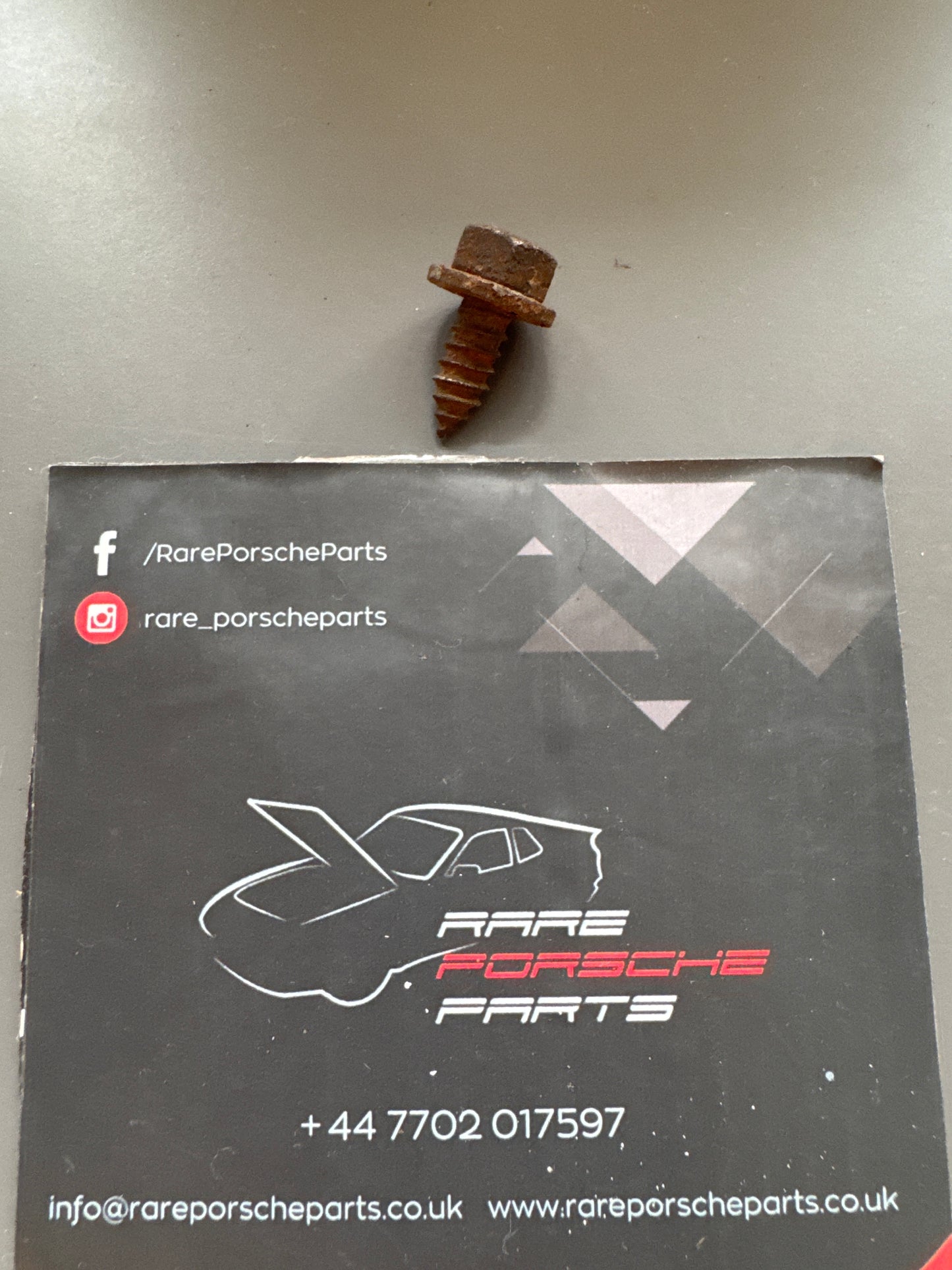 Porsche topping screw N0138911 used