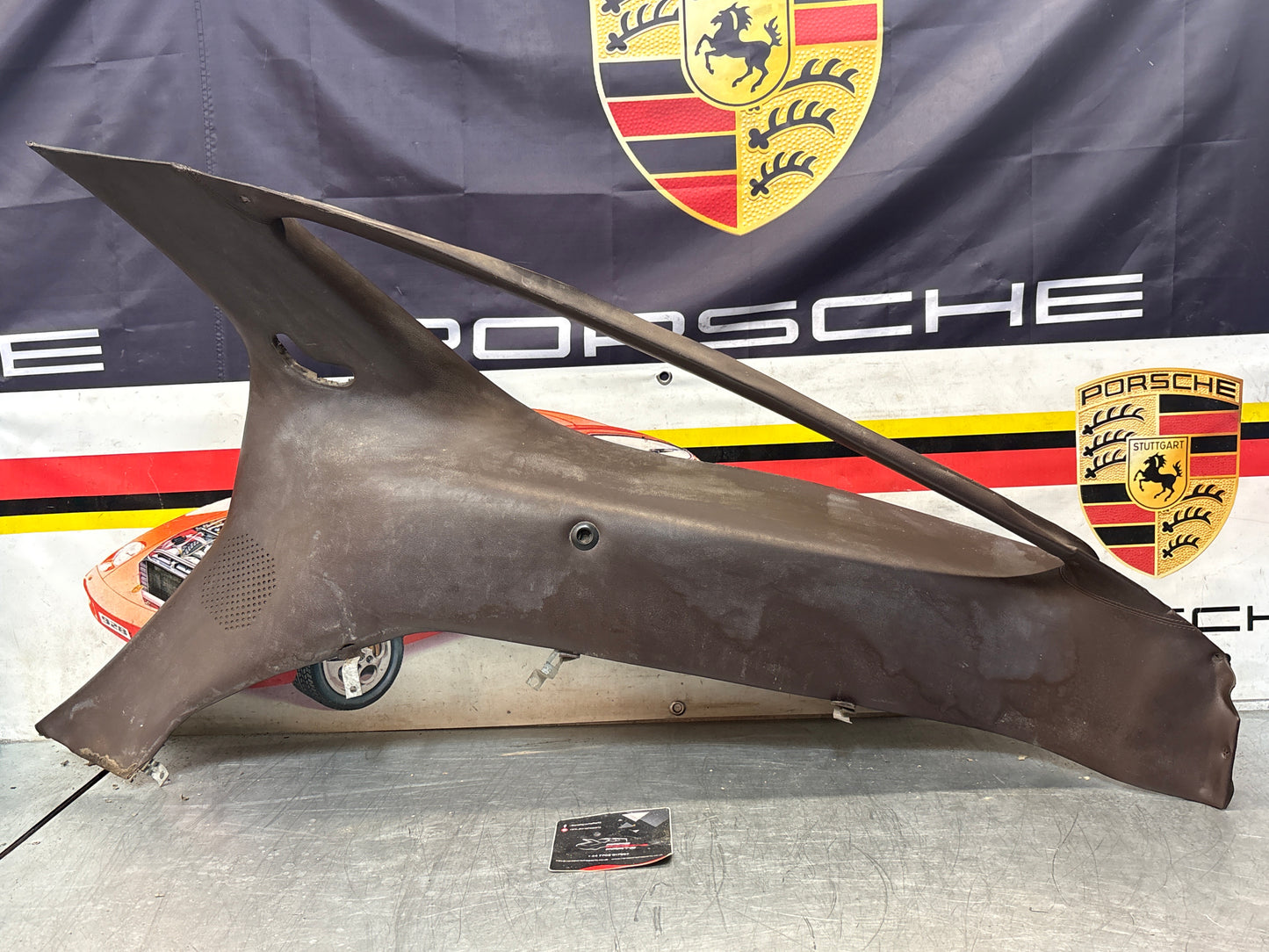 Porsche 928 early right side lower side trim panel, without loudspeaker, burgundy used 92855502202