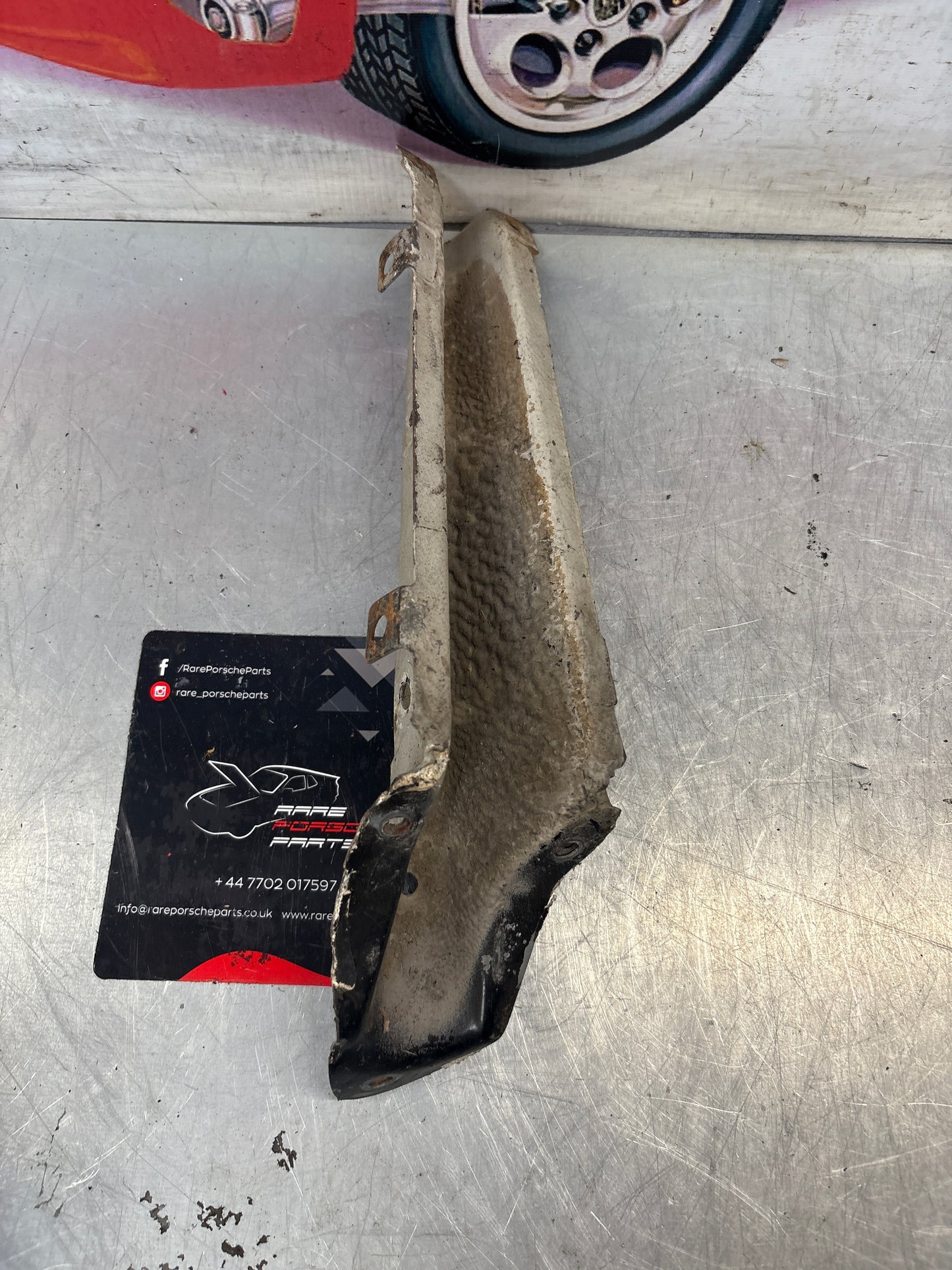 Porsche 928 78-82 Wing strut support, used 92850331702