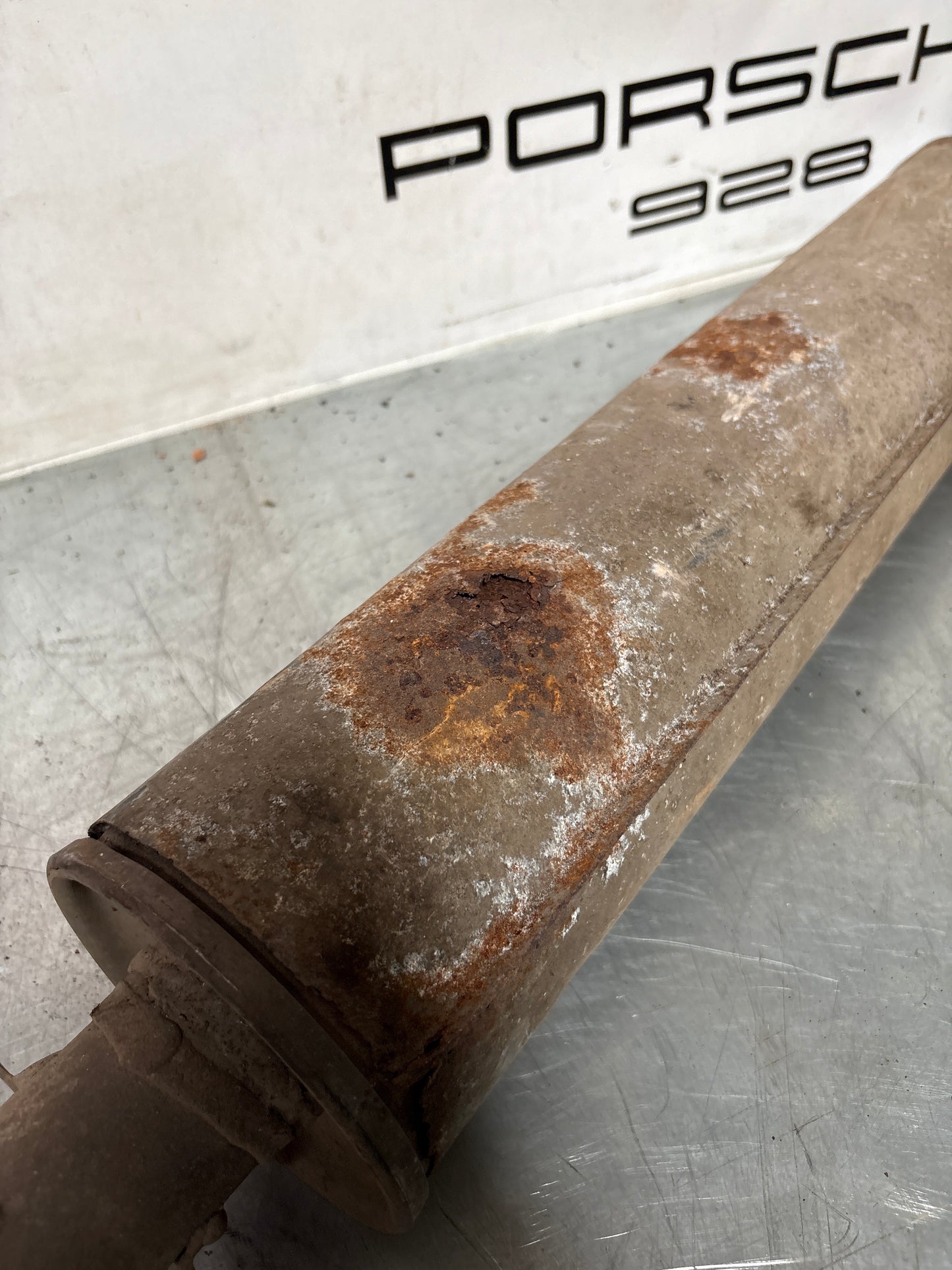 Porsche 944 exhaust middle section, used 94411108201 / 94411108300