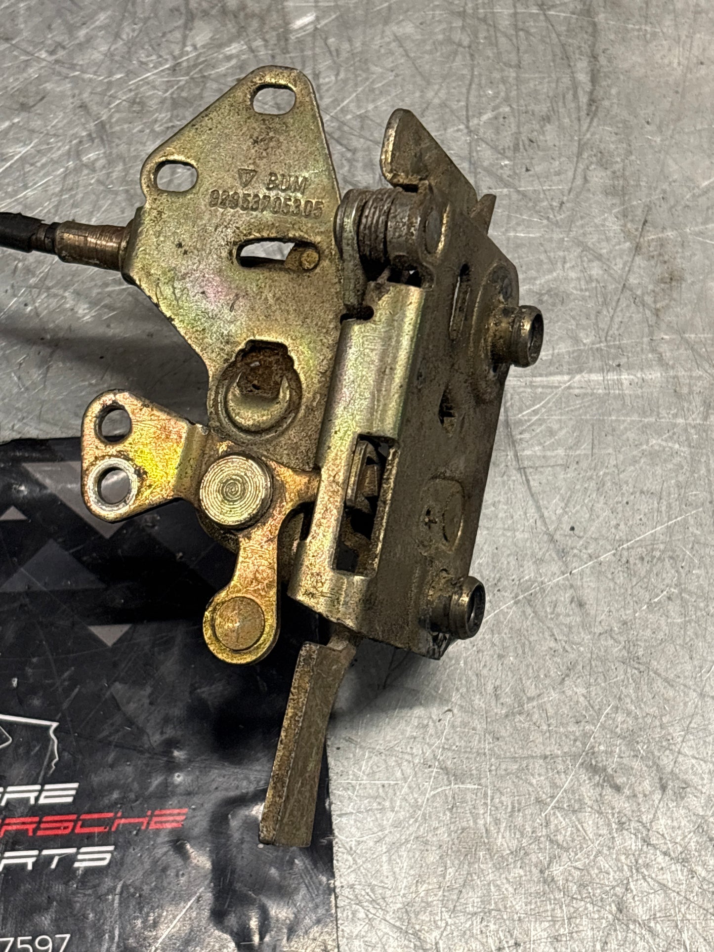 Porsche 928 left door lock mechanism 92853705305 used