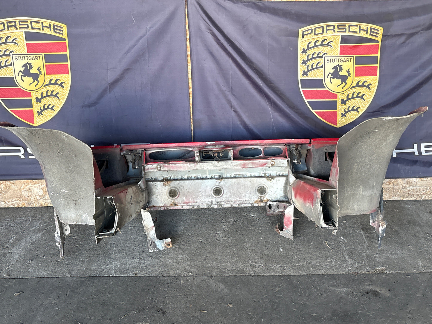Porsche 924 Front end section cut 477805591