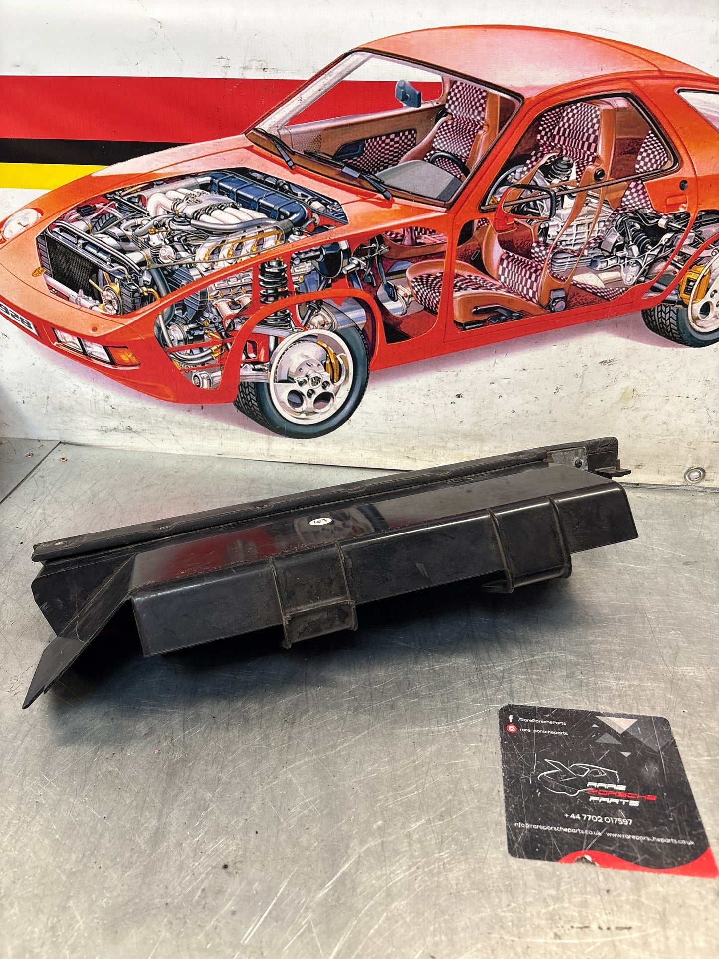 Porsche 928 under glove box shelf, black 92855207702 LHD only, used