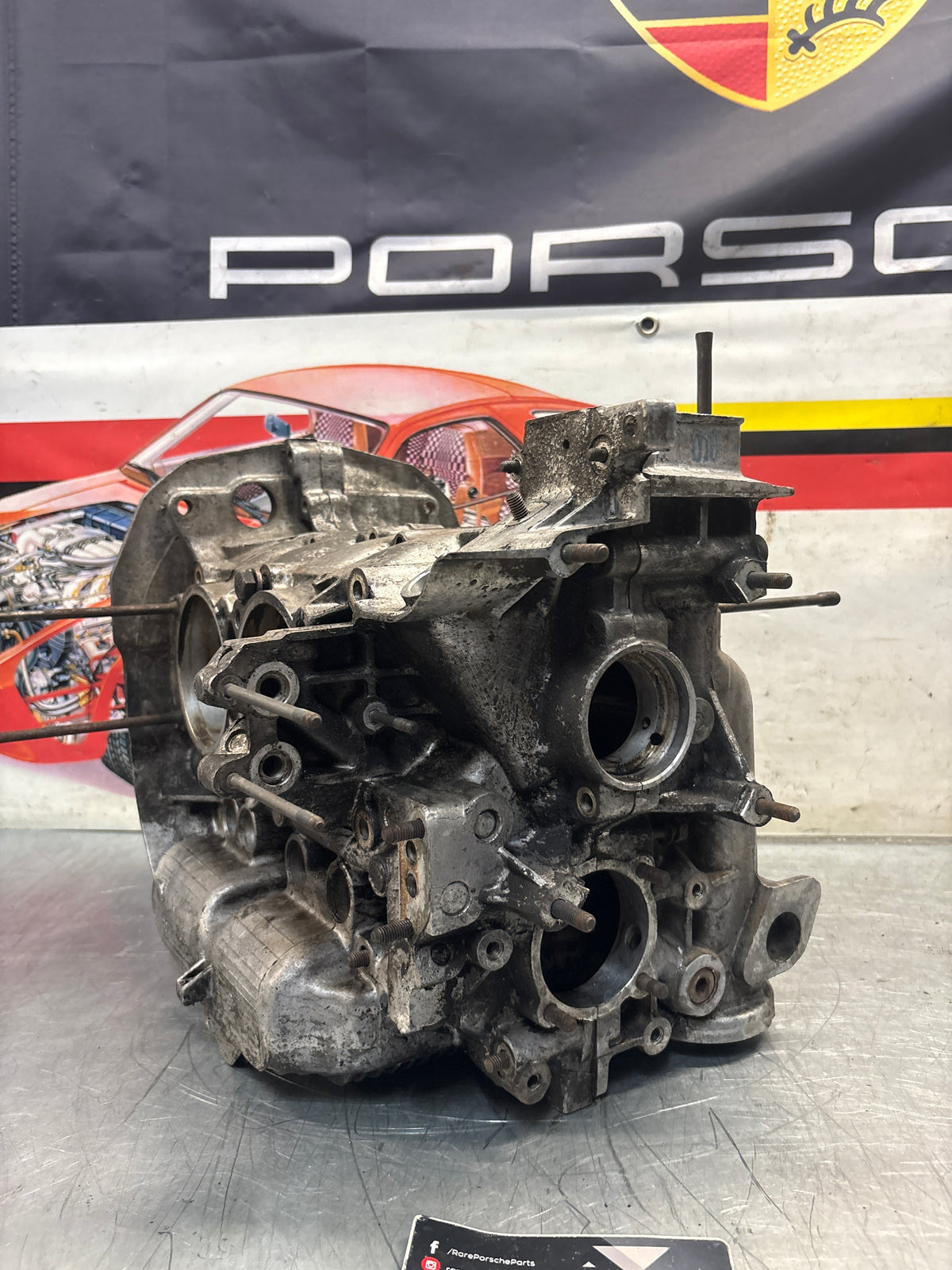 Porsche 914 1.7L engine case, used EA040245