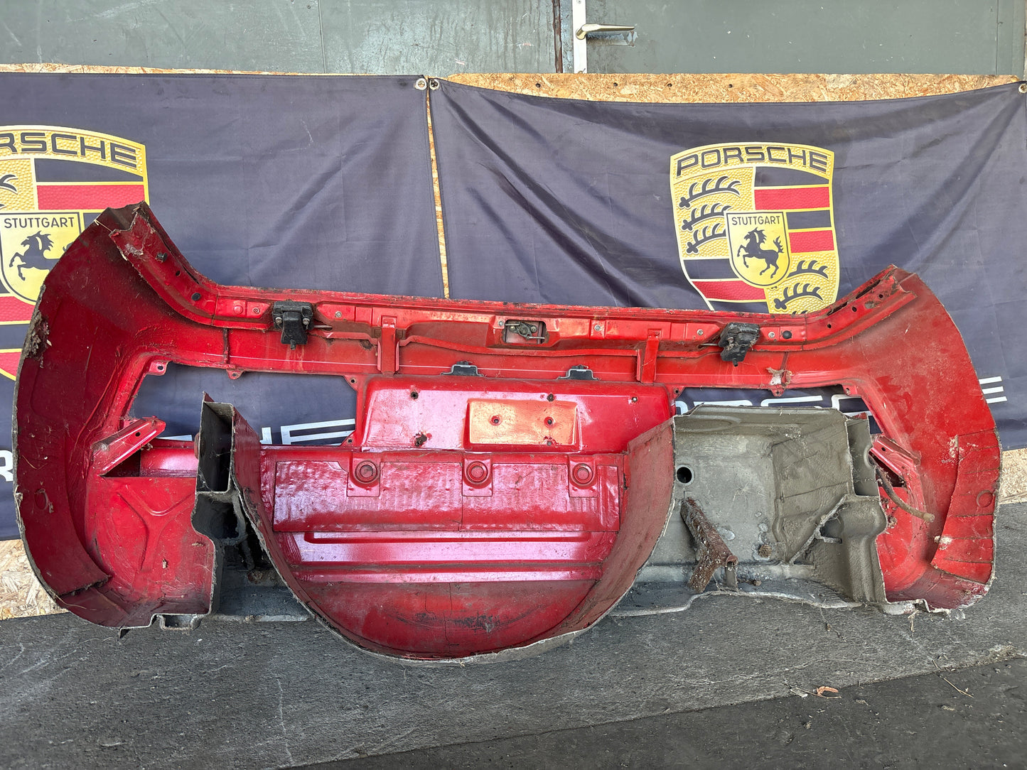 Porsche 924 rear end cut 94450303701, used