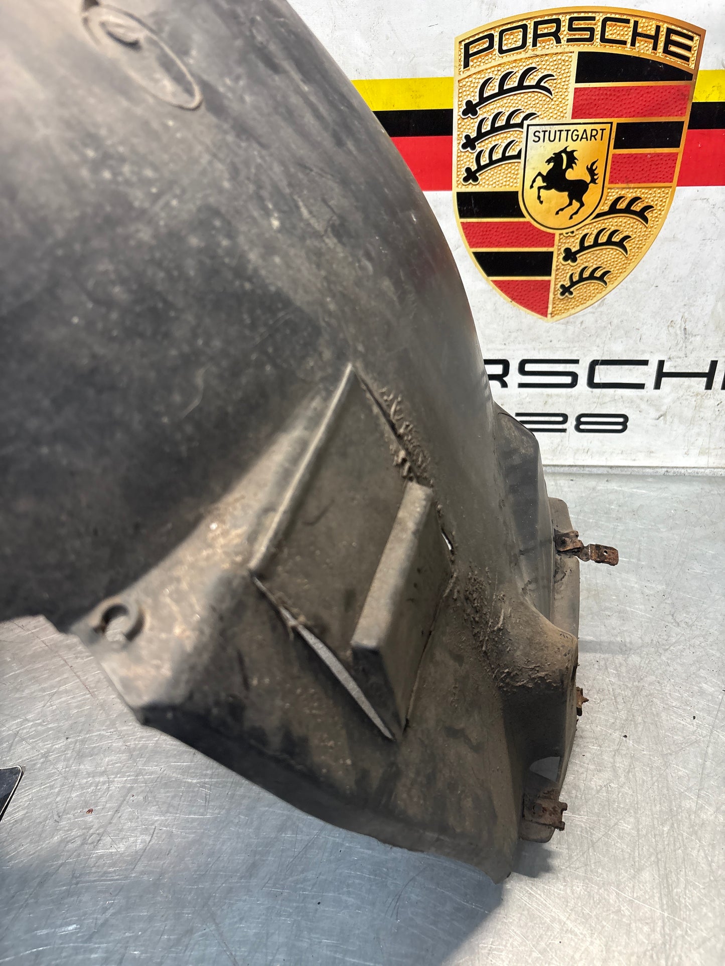 Porsche 944 from 85.5 arch liner Right, 94450438201, used