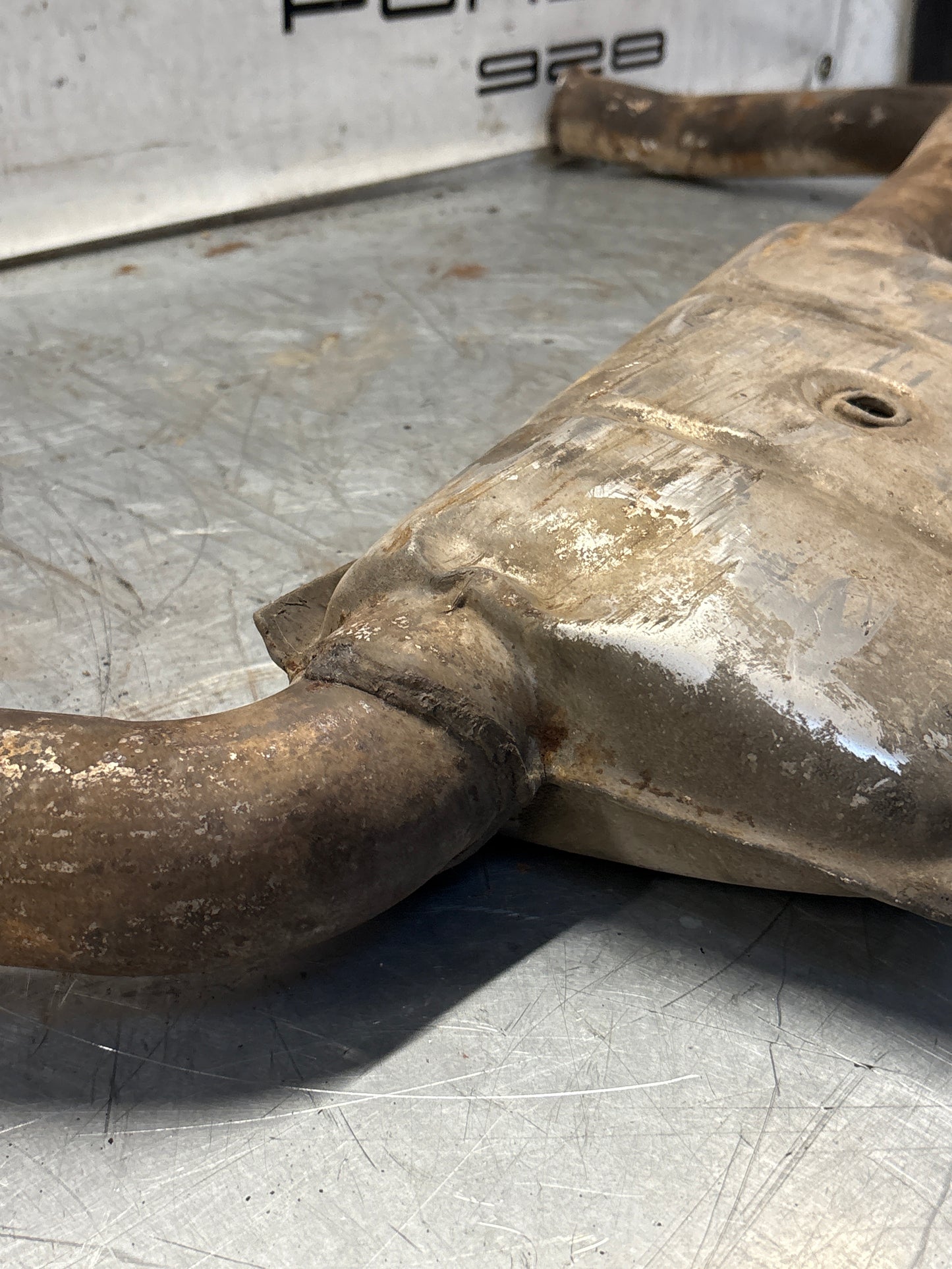 Porsche 928 S4 right middle silencer, used 92811109403