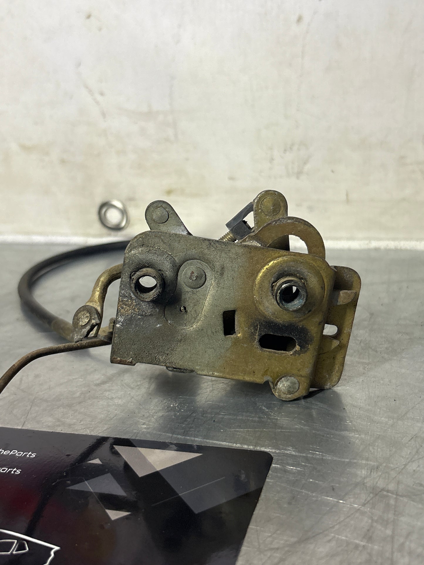 Porsche 928 Right door lock mechanism 92853705404 used