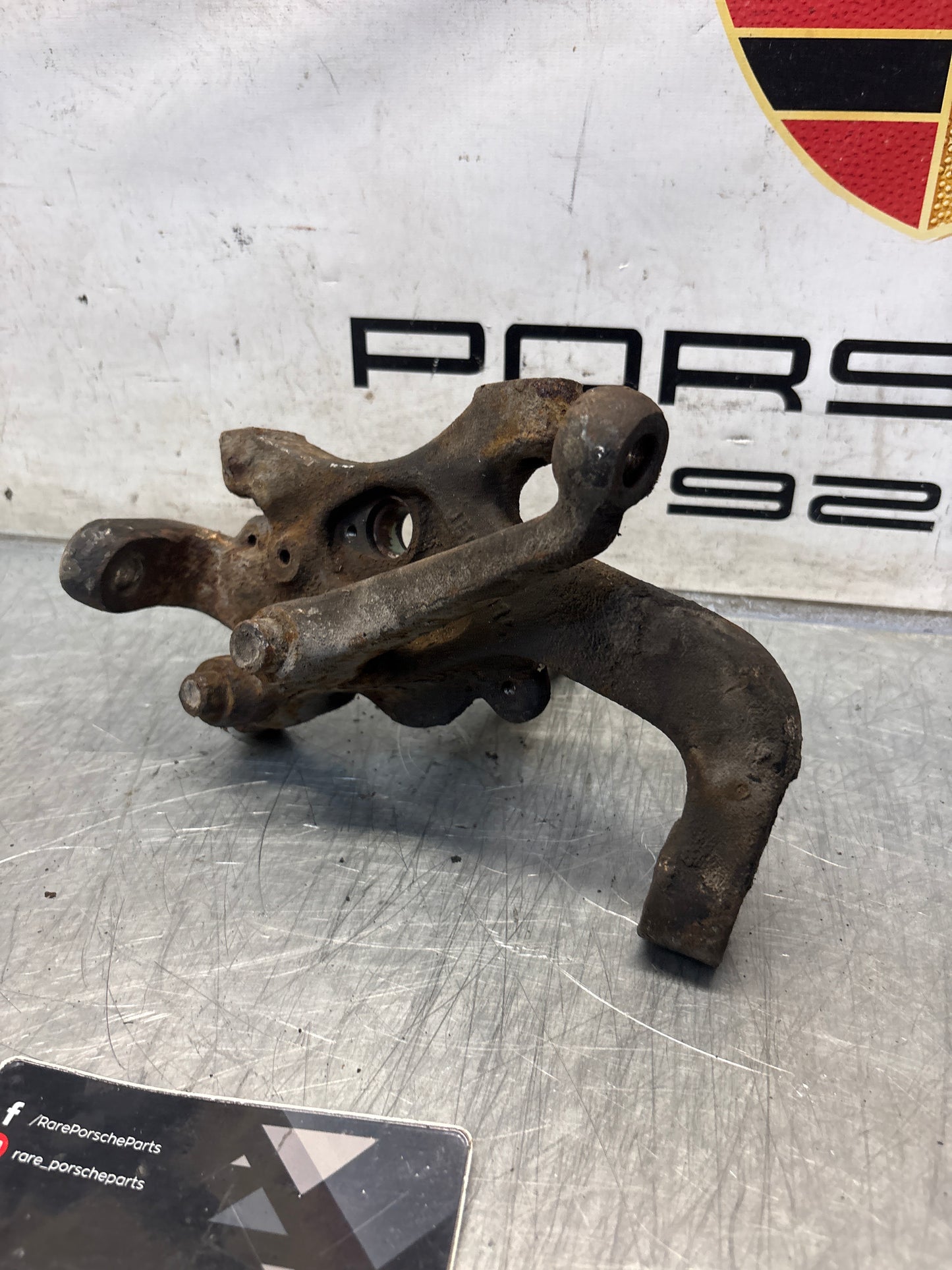 Porsche 928 right steering spindle knuckle, used 92834105817 / 92834105823