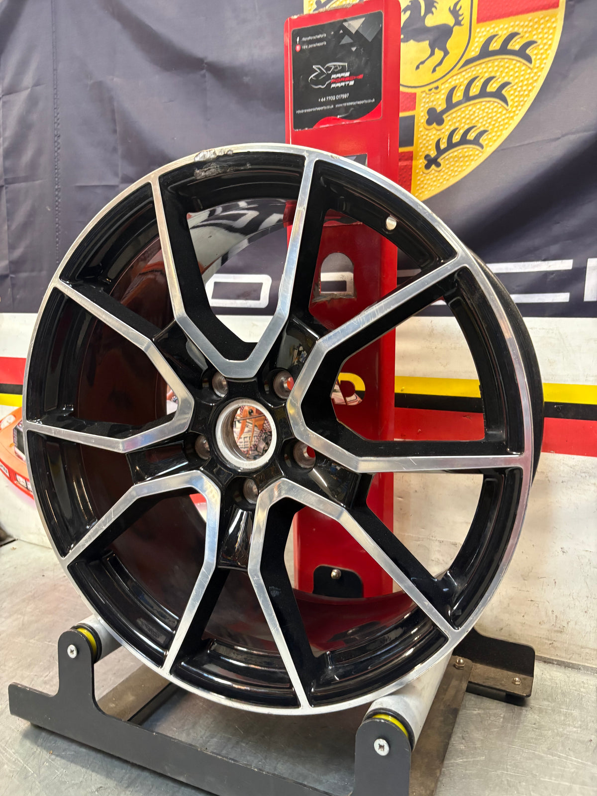 Porsche Taycan GTS 9.5Jx21” ET60 alloy wheel, 9J1601025BC, used for spares or repair