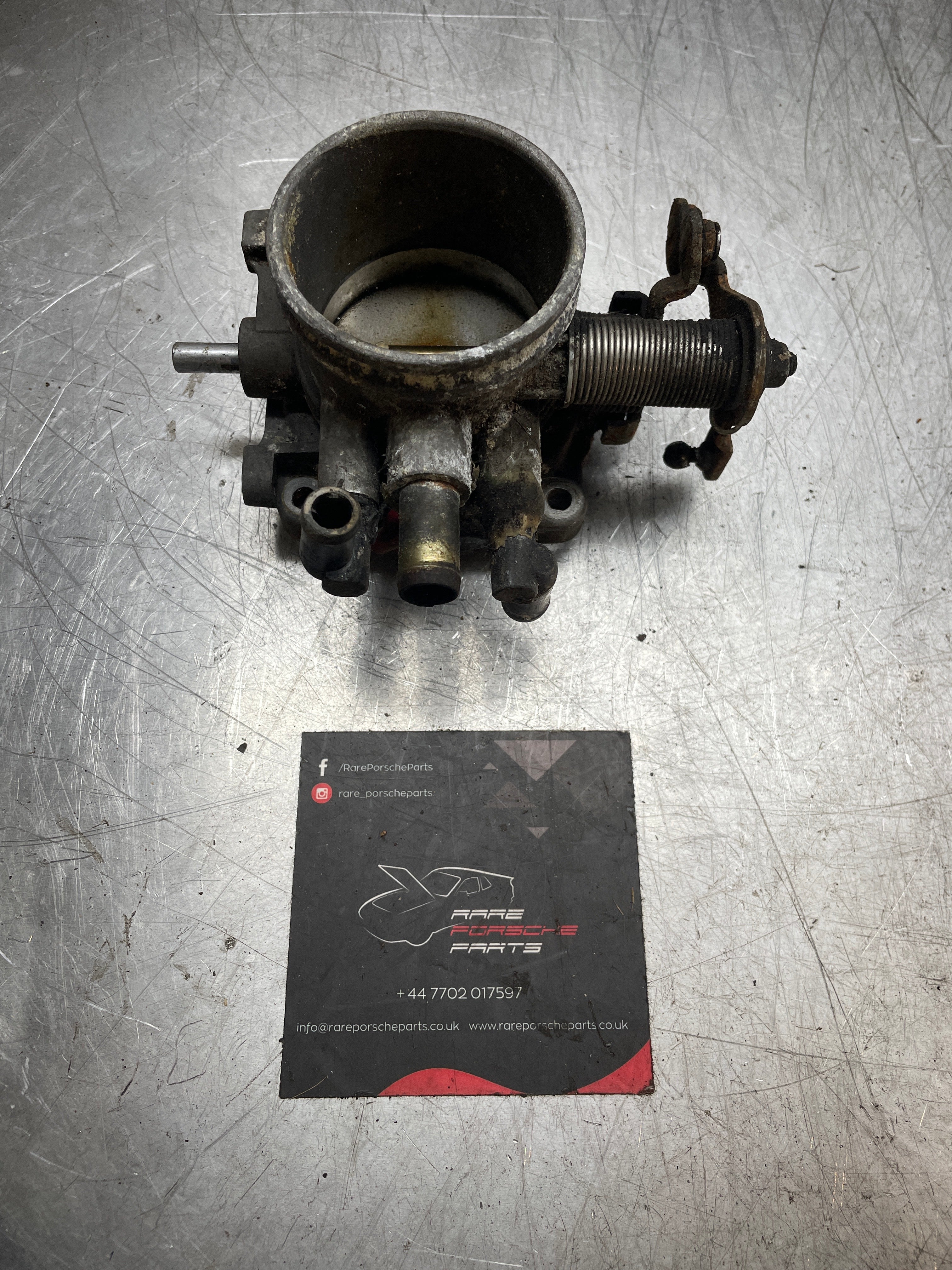 PORSCHE 944 S2 Throttle body. 9441100250R used Rare Porsche Parts