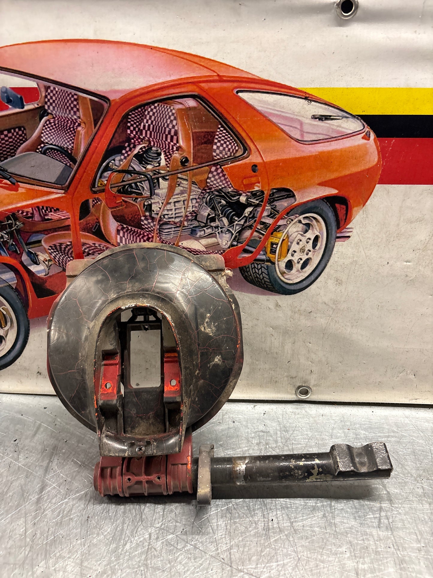 Porsche 928 left headlight swivel frame 92875024902 92875024302 used