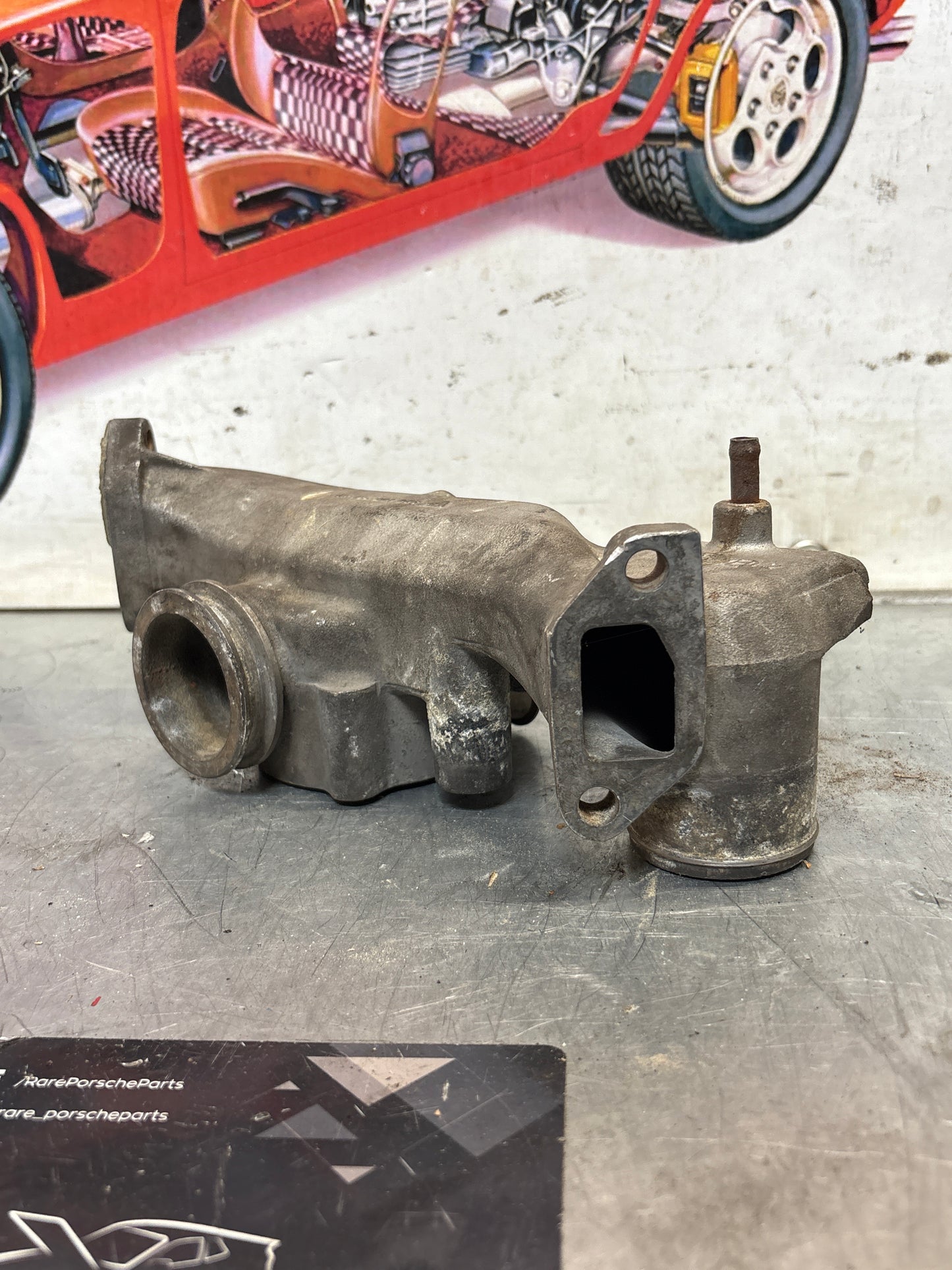 Porsche 928S 78-84 engine thermostat housing, used 9281061614R
