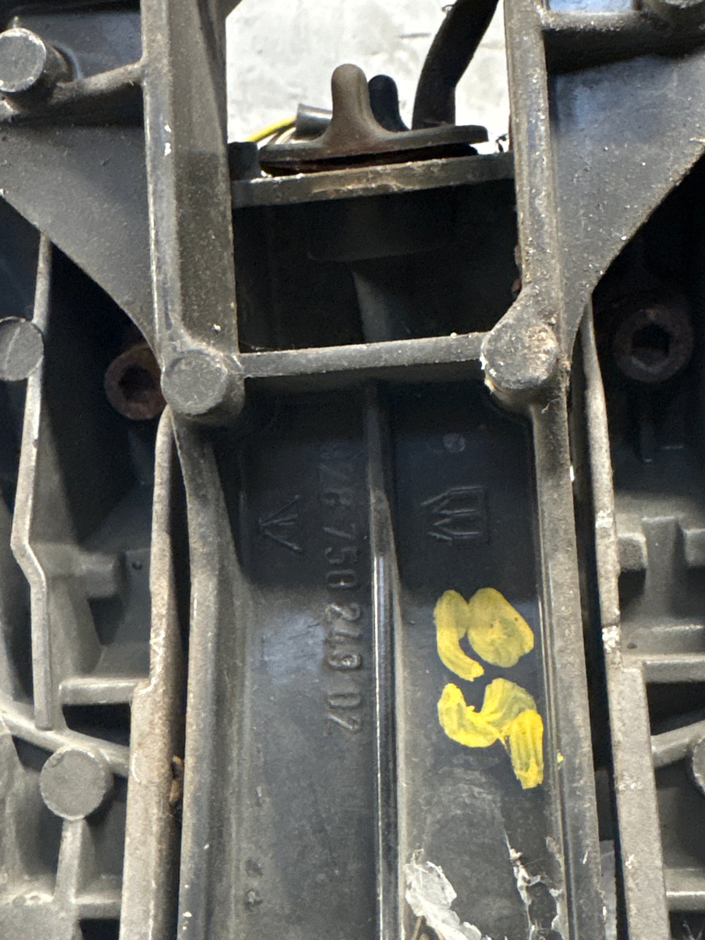 Porsche 928 right headlight swivel frame 92875024902 92875024302 used