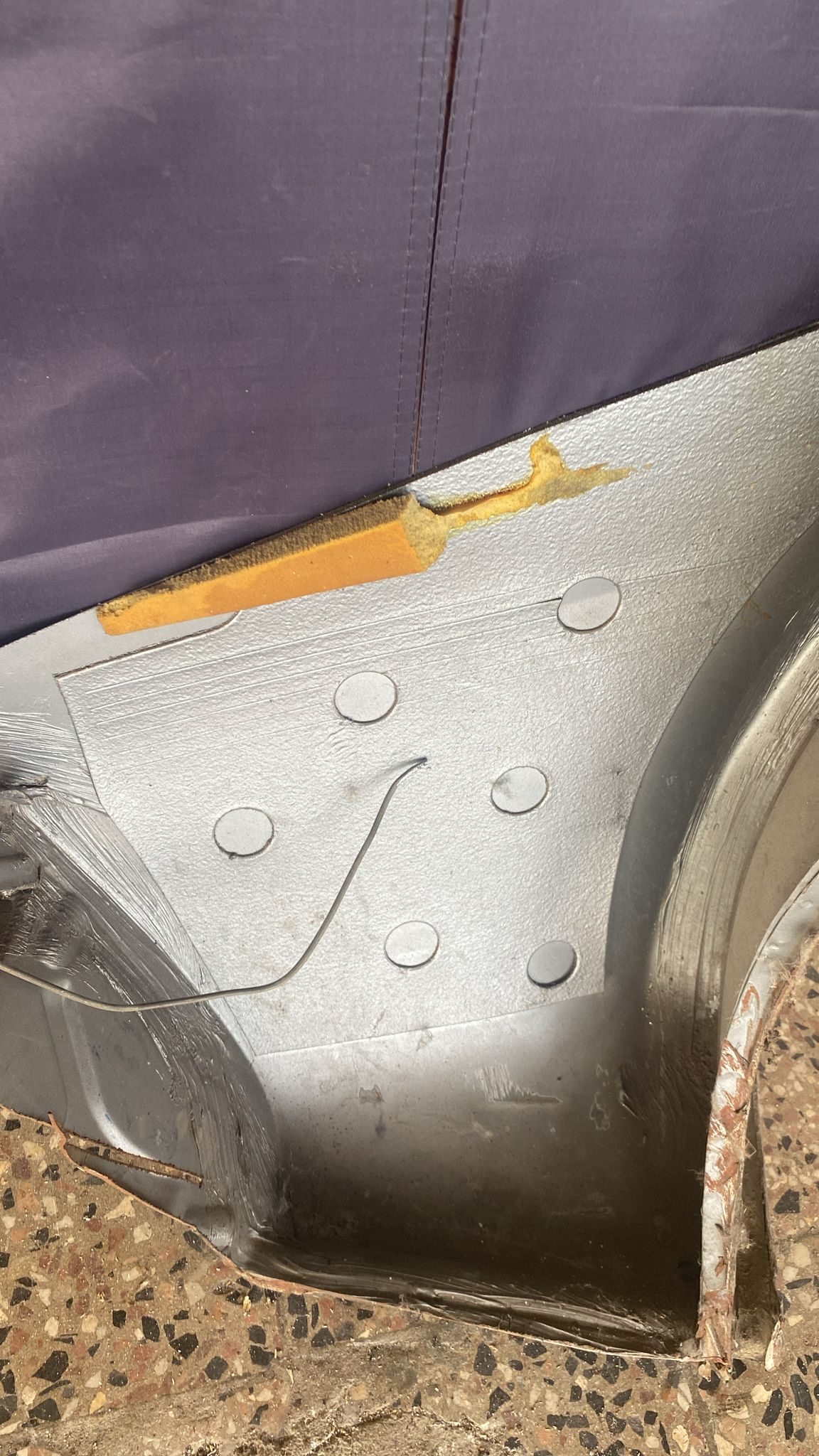 Porsche 944 left side cut, rear fender 94450390303,