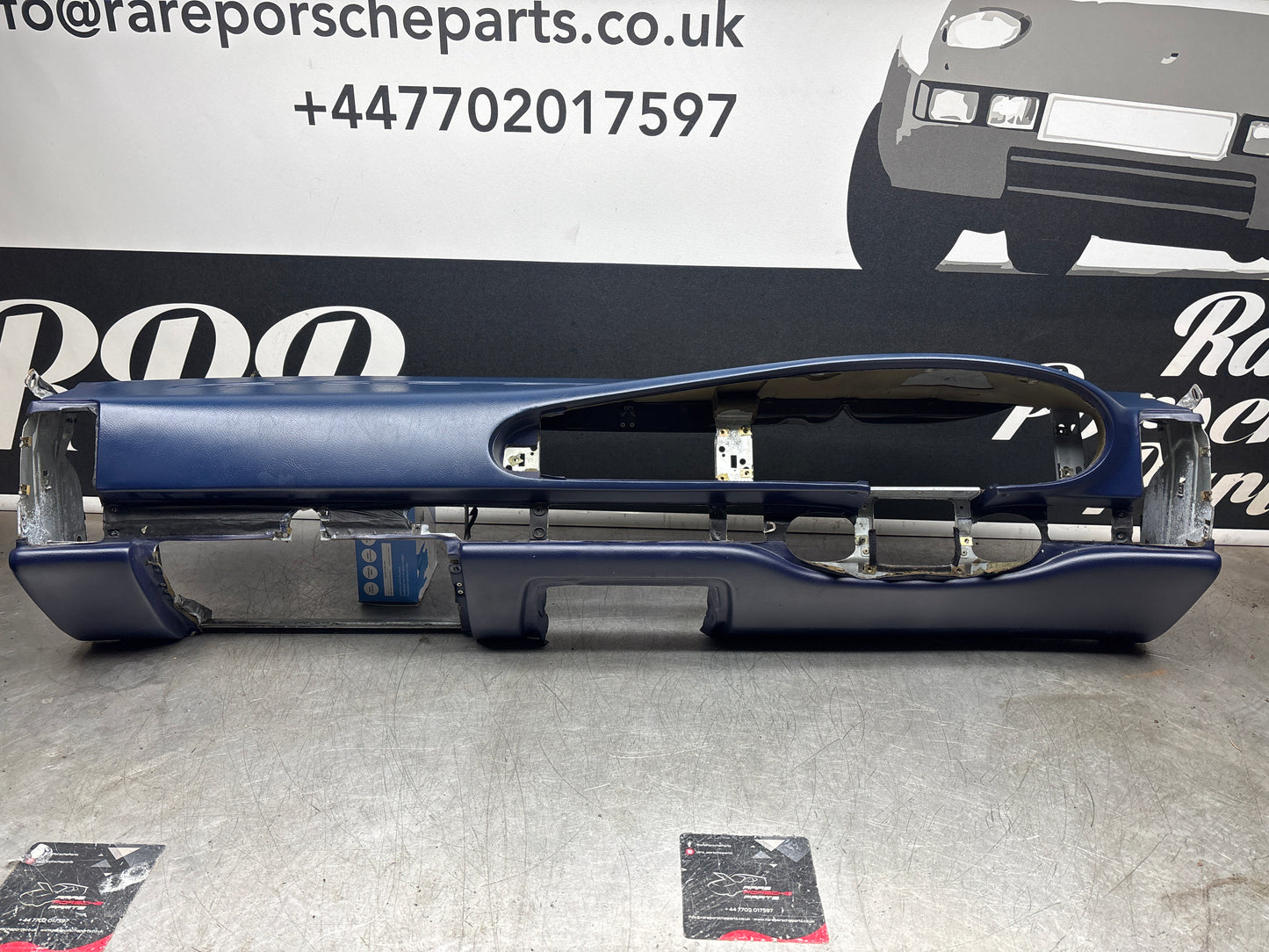 Porsche 944 / S2 oval RHD Dashboard 1986- 92 Used blue Right hand drive, one tiny crack