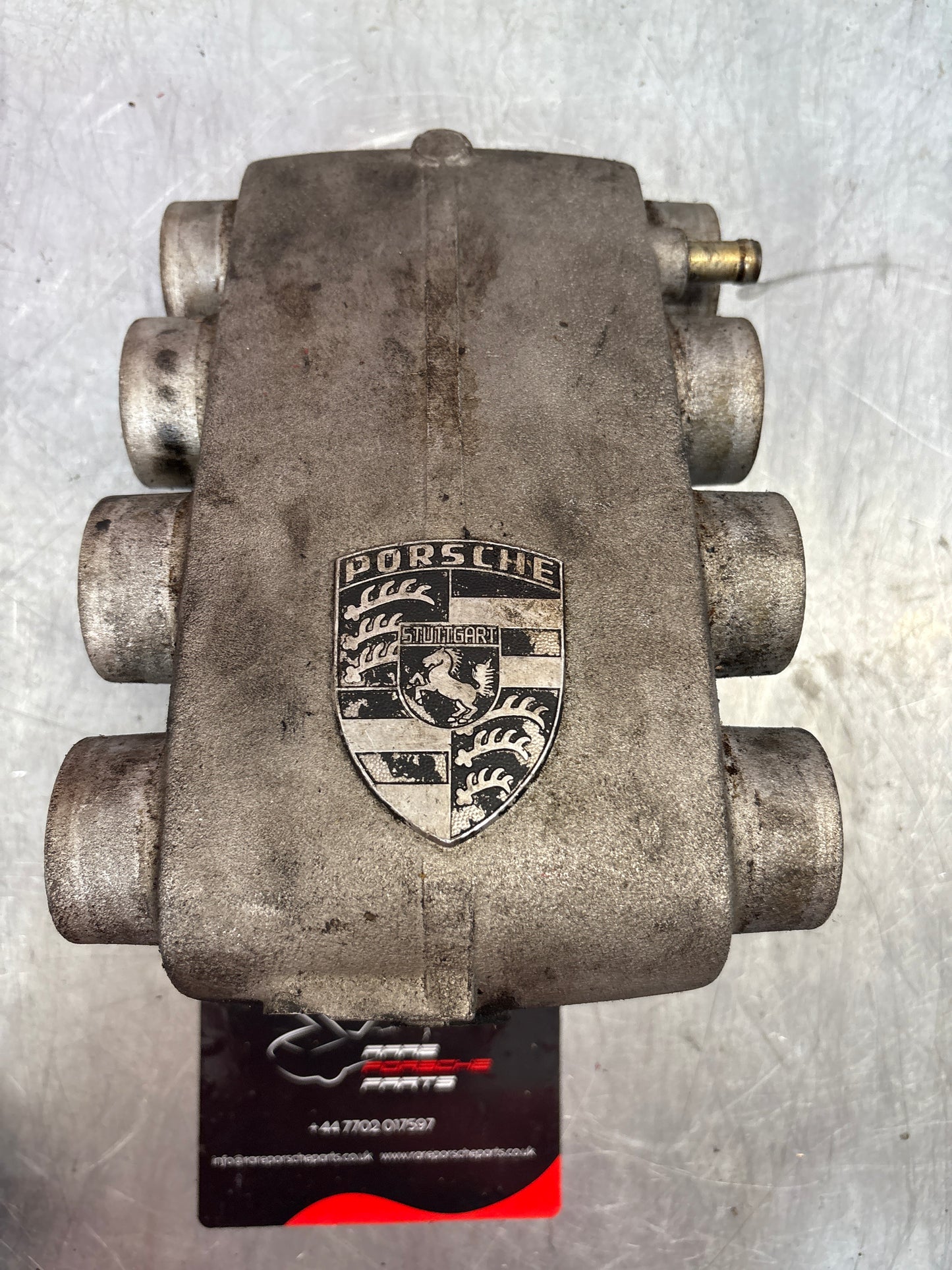 Porsche 928 Used plenum chamber 9281101590R