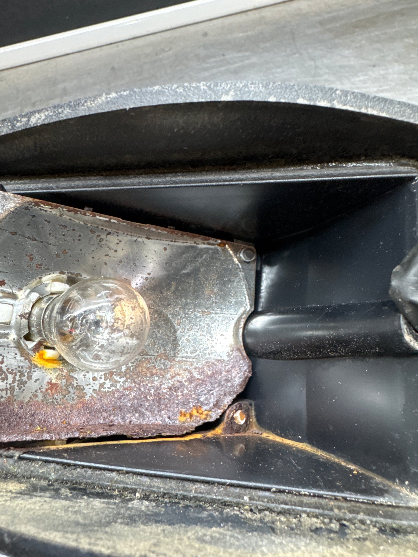 Porsche 924 O/S LH Front indicator unit, no lens. Spares or repairs 477953065A