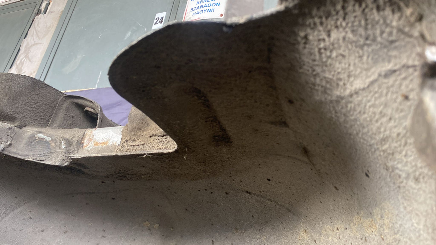 Porsche 944 Right side cut, rear fender with sill 94450390403, 94450361200