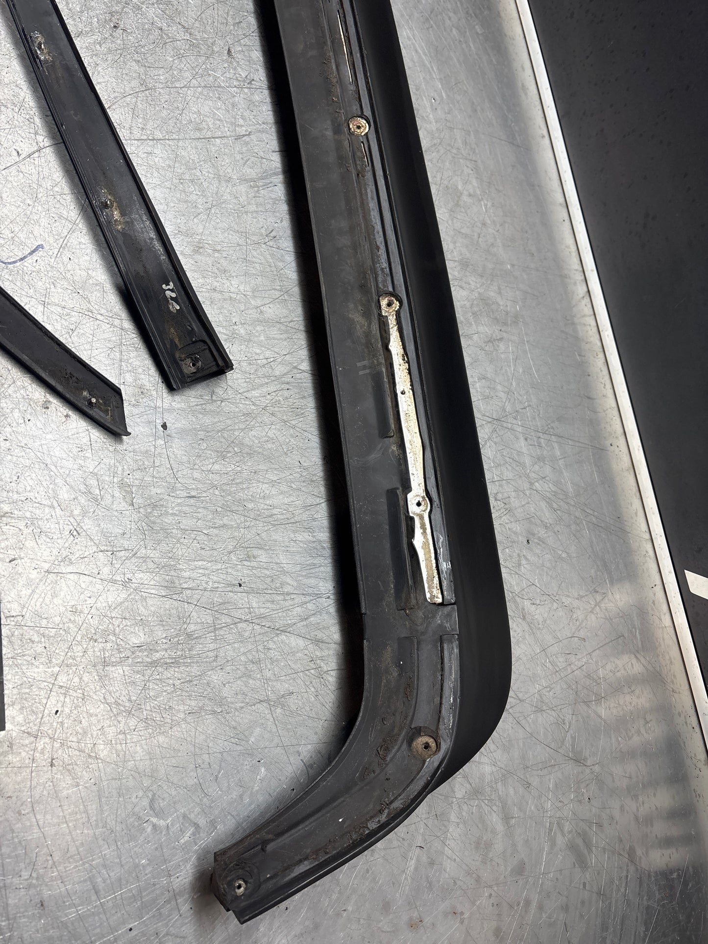 Porsche 944 rear boot rubber spoiler used 937512555