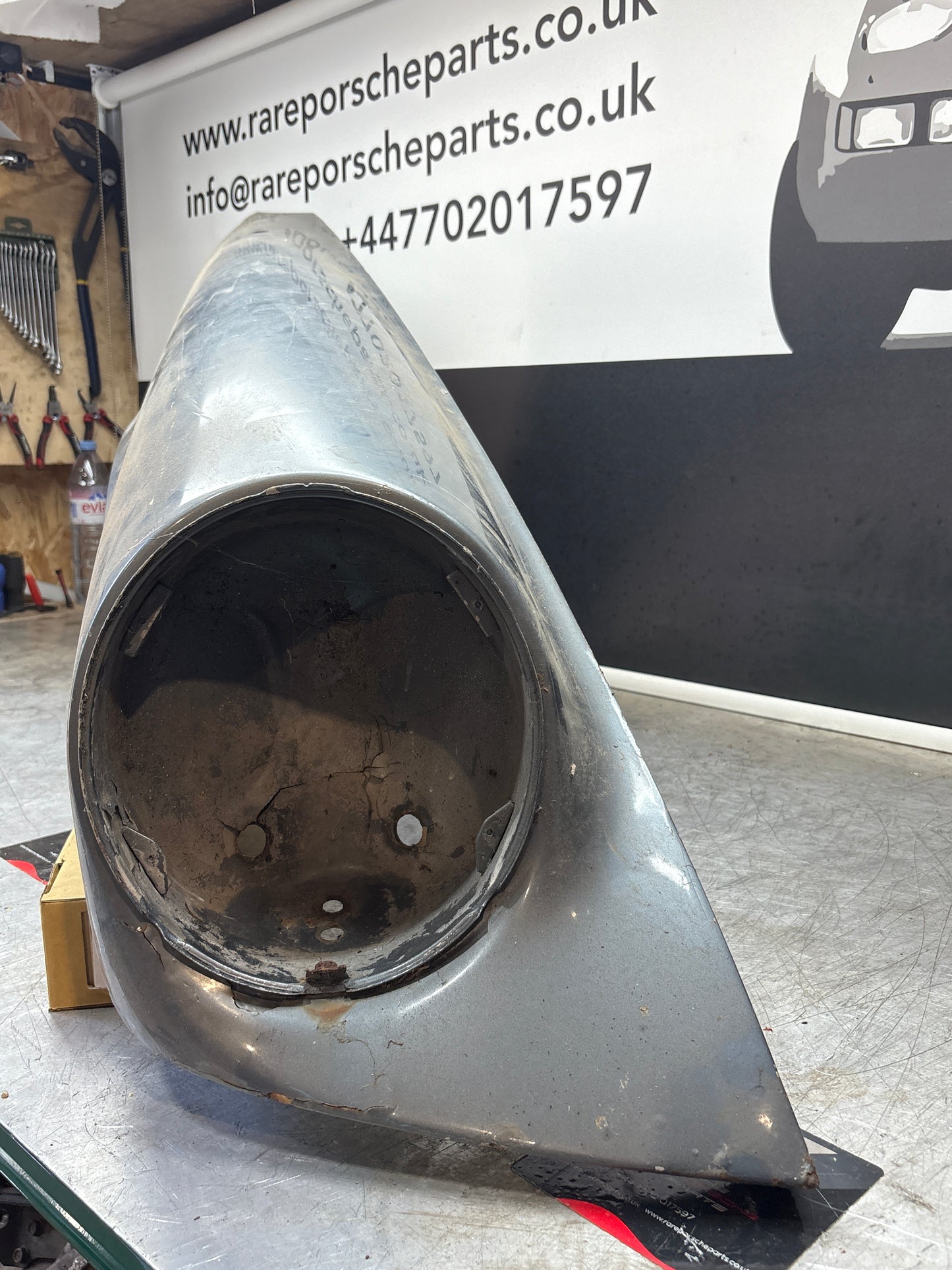 Porsche 911 964 front right wing, used