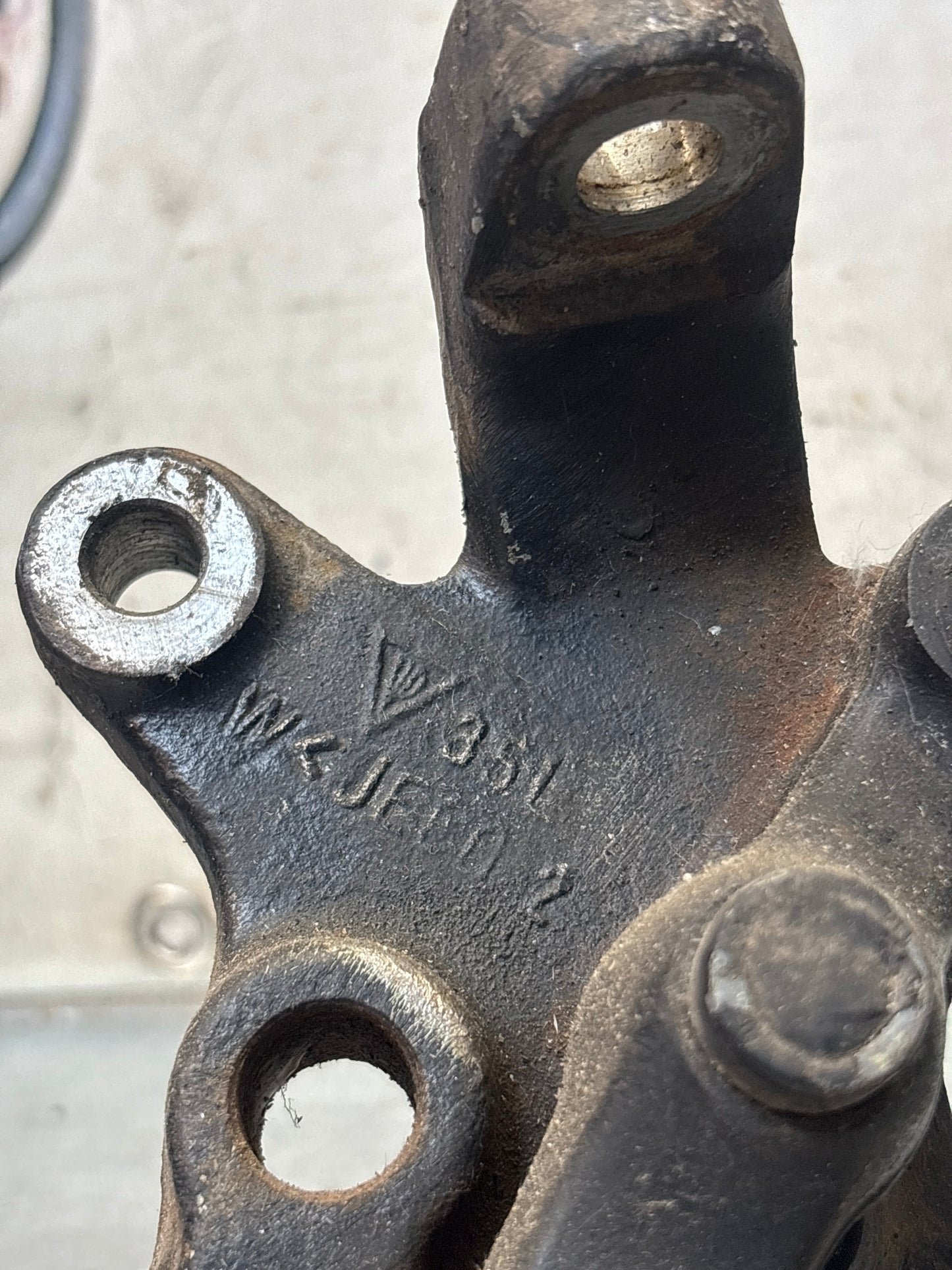 Porsche 928 left steering spindle knuckle, used 92834105713