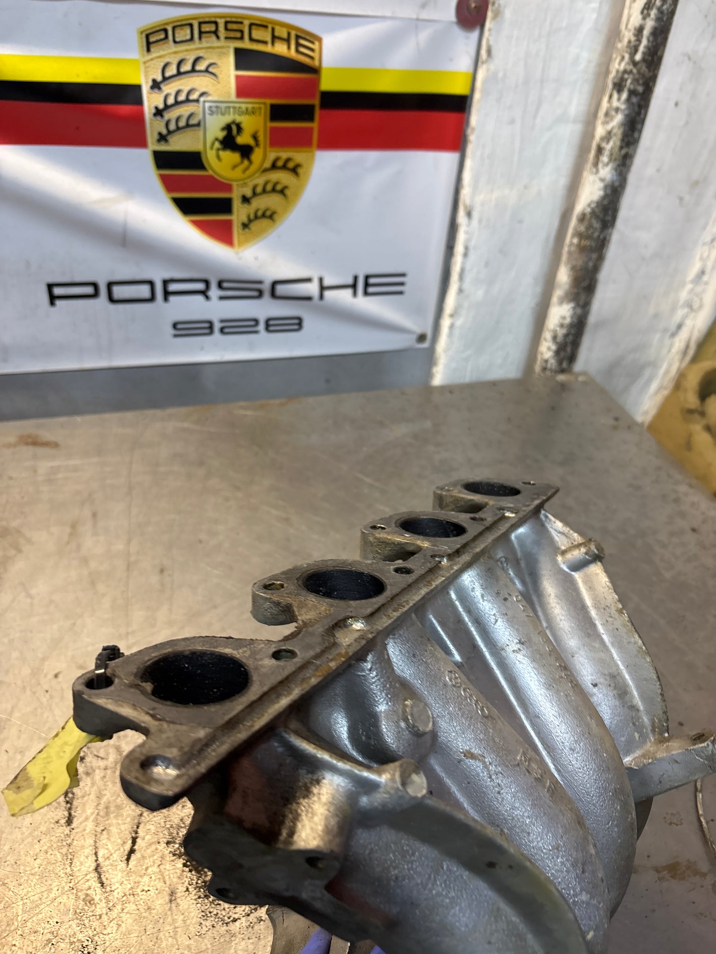 Porsche 924 Intake Bridge Manifold 047133223