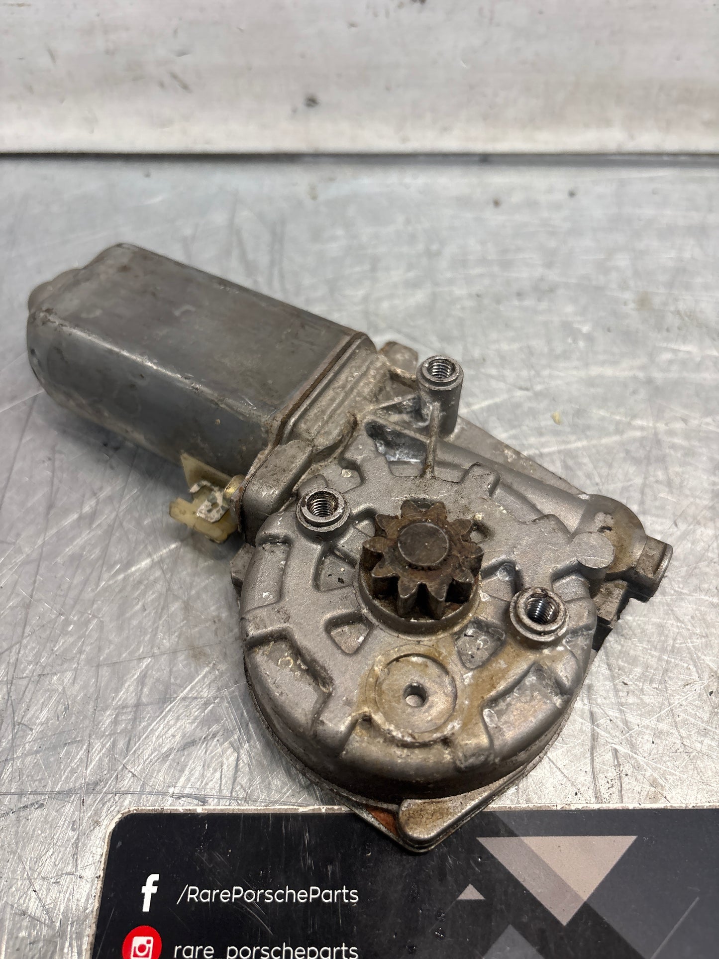Porsche 924 944 928 window regulator motor, right, used 0130821022