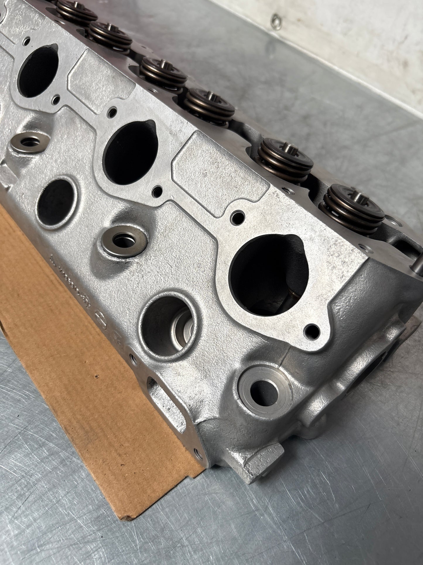 Porsche 944 cylinder head, refurbished 9441043038R
