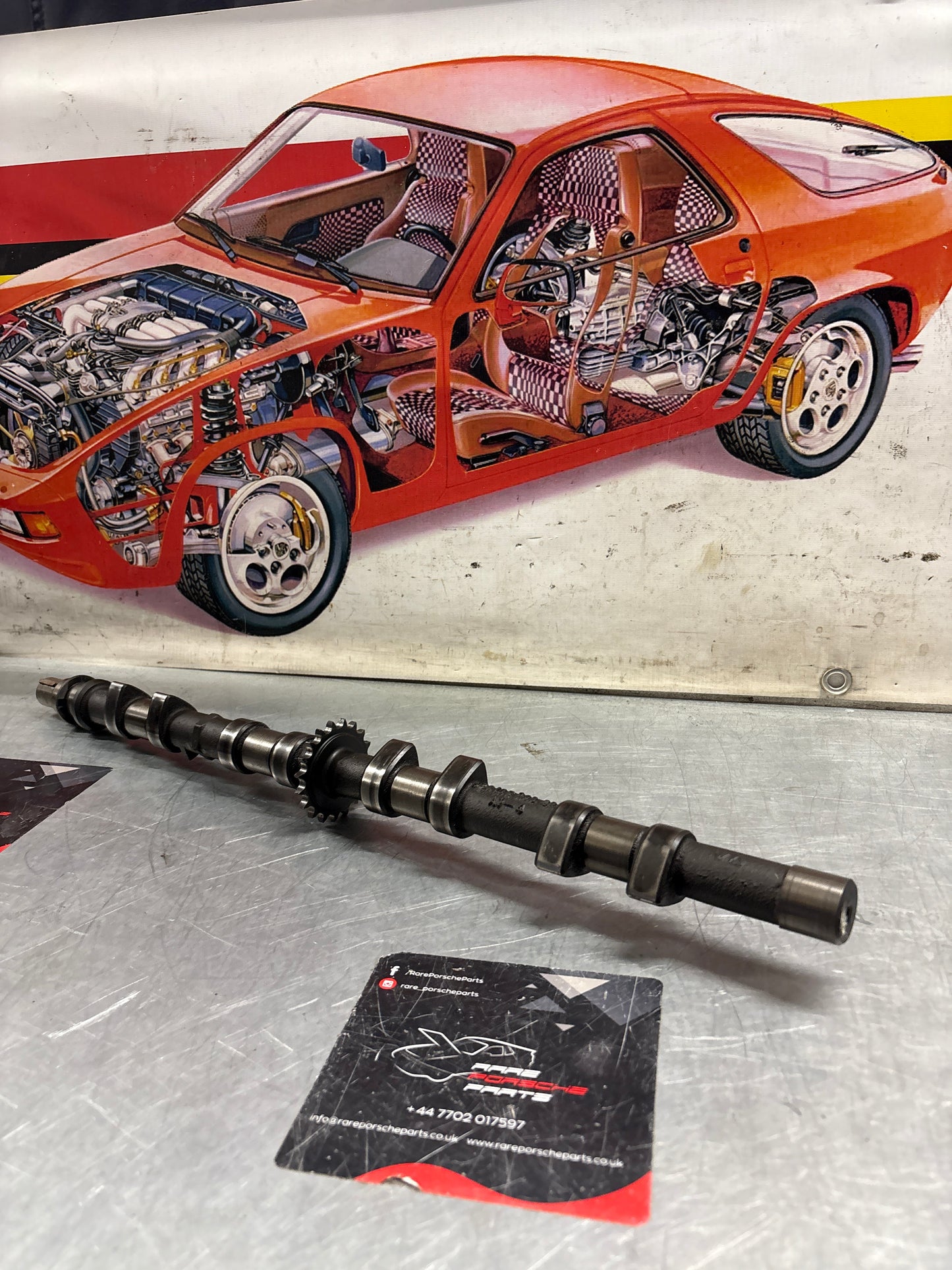 Porsche 928 S3 M28.45/46 engine Camshaft, exhaust side, cylinder 1-4, used 9281052932R / 92810529308