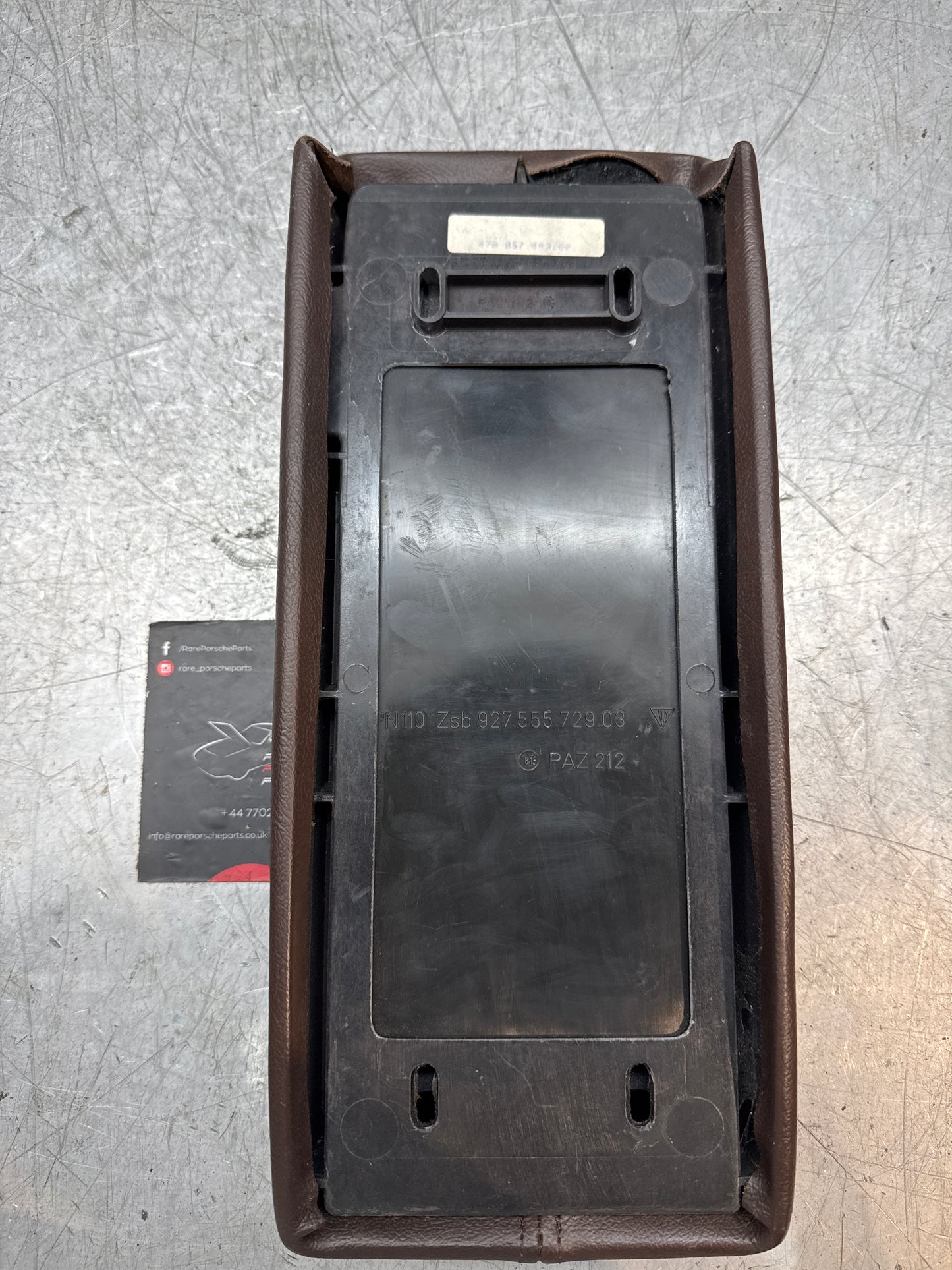 Porsche 944 924 centre console arm rest cassette brown. 478857059 used RHD