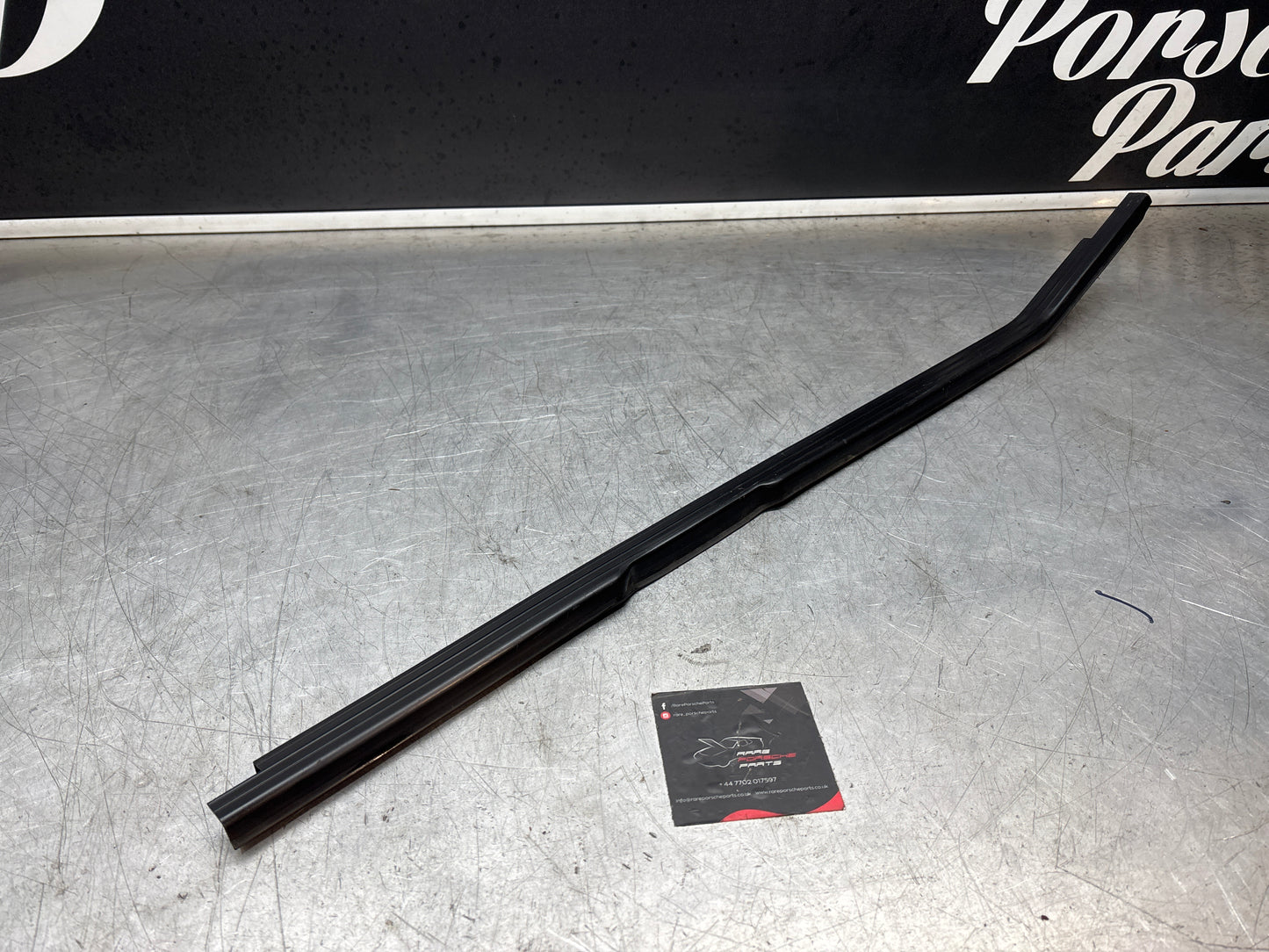 Porsche 944 85.5- right sill trim, used 94455112200, cracked
