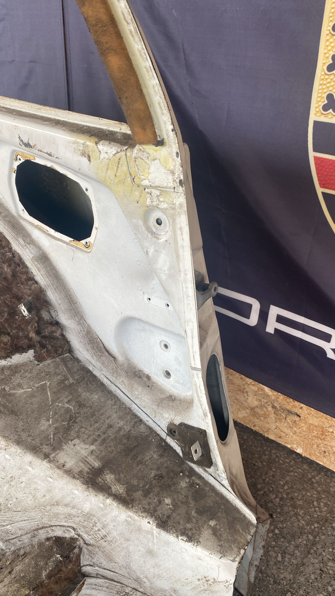 Porsche 944 left side cut, rear fender 94450390303,