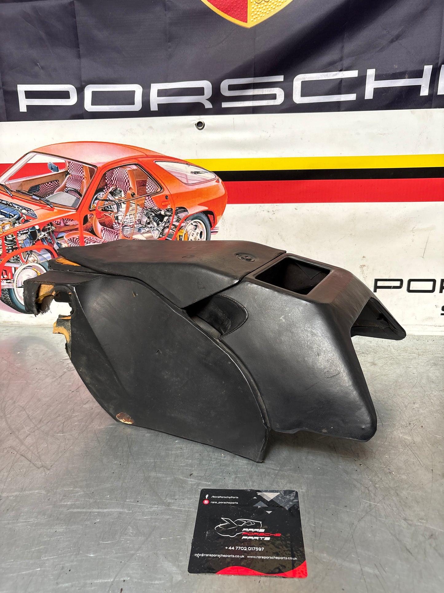 Porsche 928 S center console, rear armrest, Black no key 92852206757 spares and repair