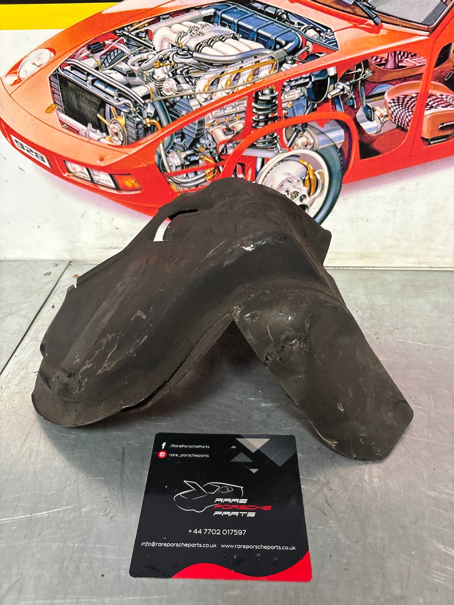 Porsche 968 - fuel pump cover plate 94420133100