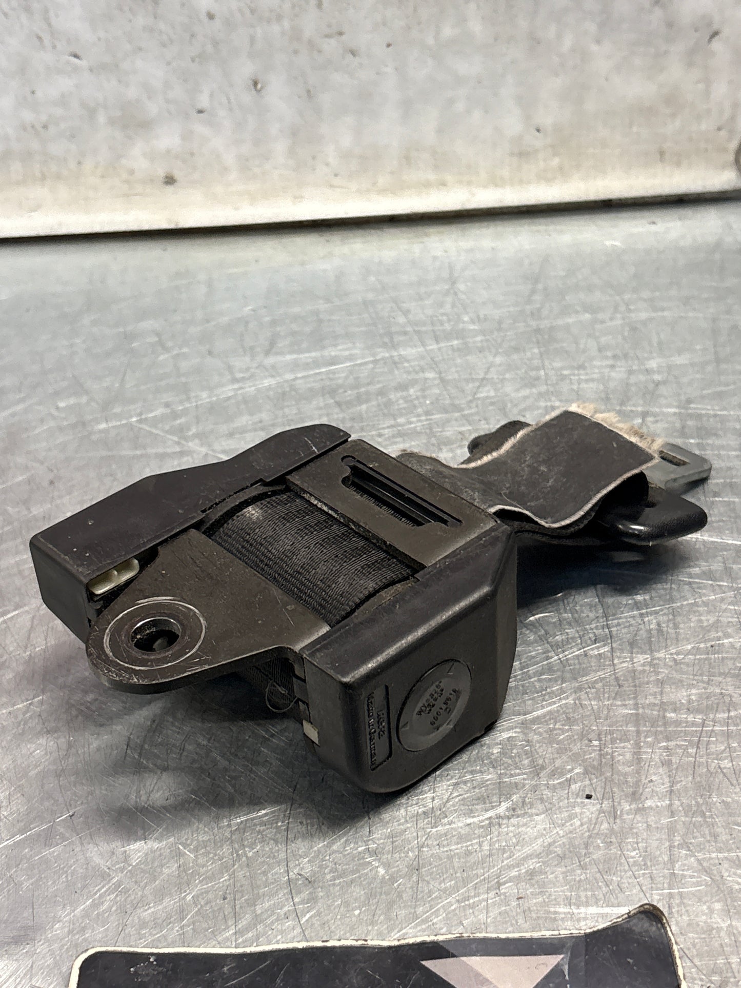 Porsche 928 rear right seat belt 92880302100