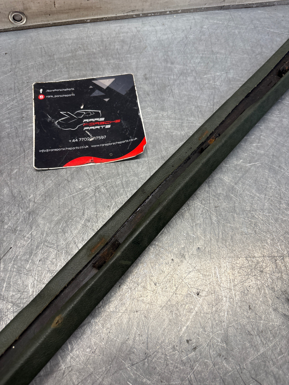 Porsche 928 tailgate trim, right, off side, green, 92855503802, used