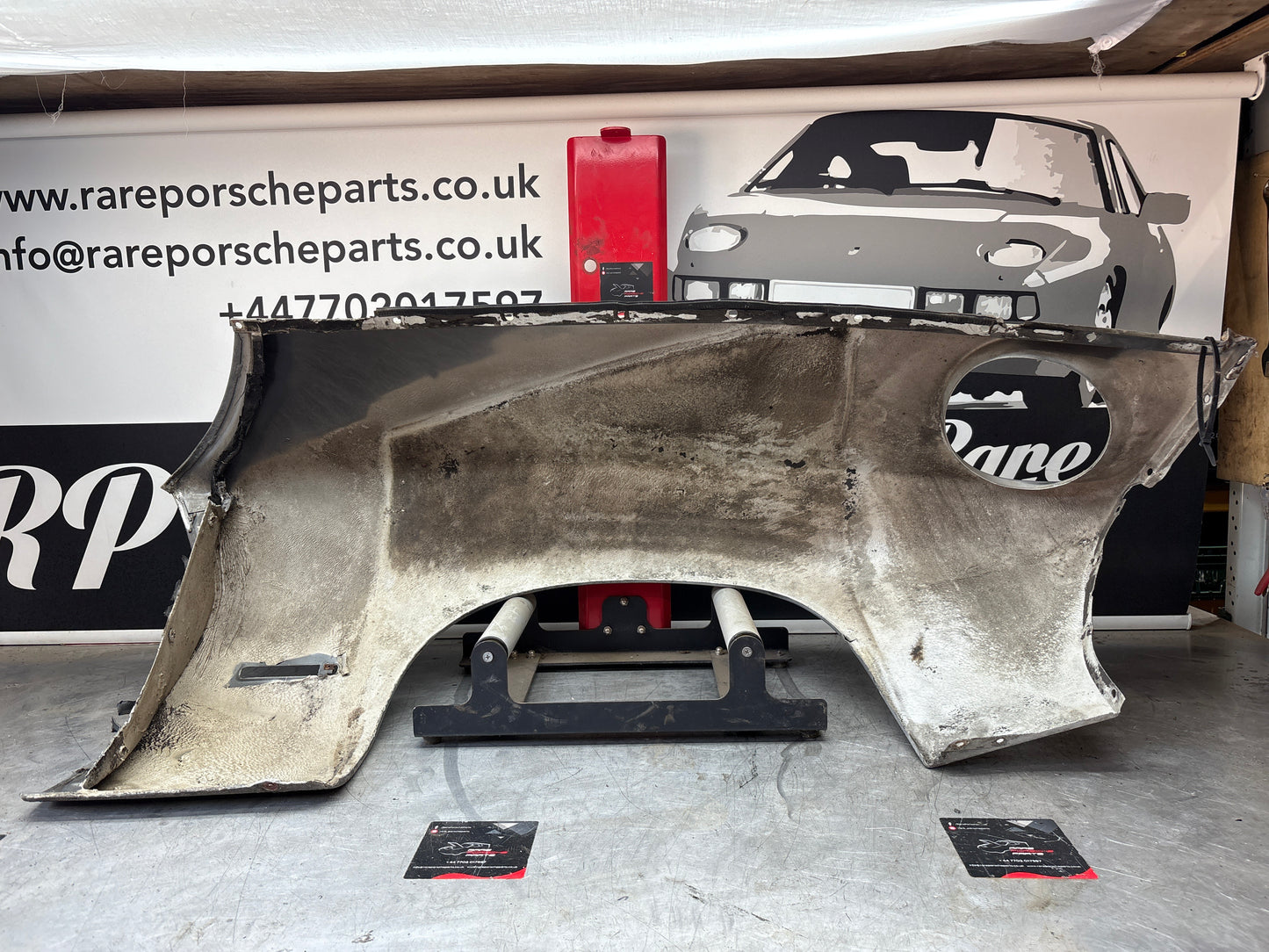 Porsche 928 -87 front left wing, 92850301103 used