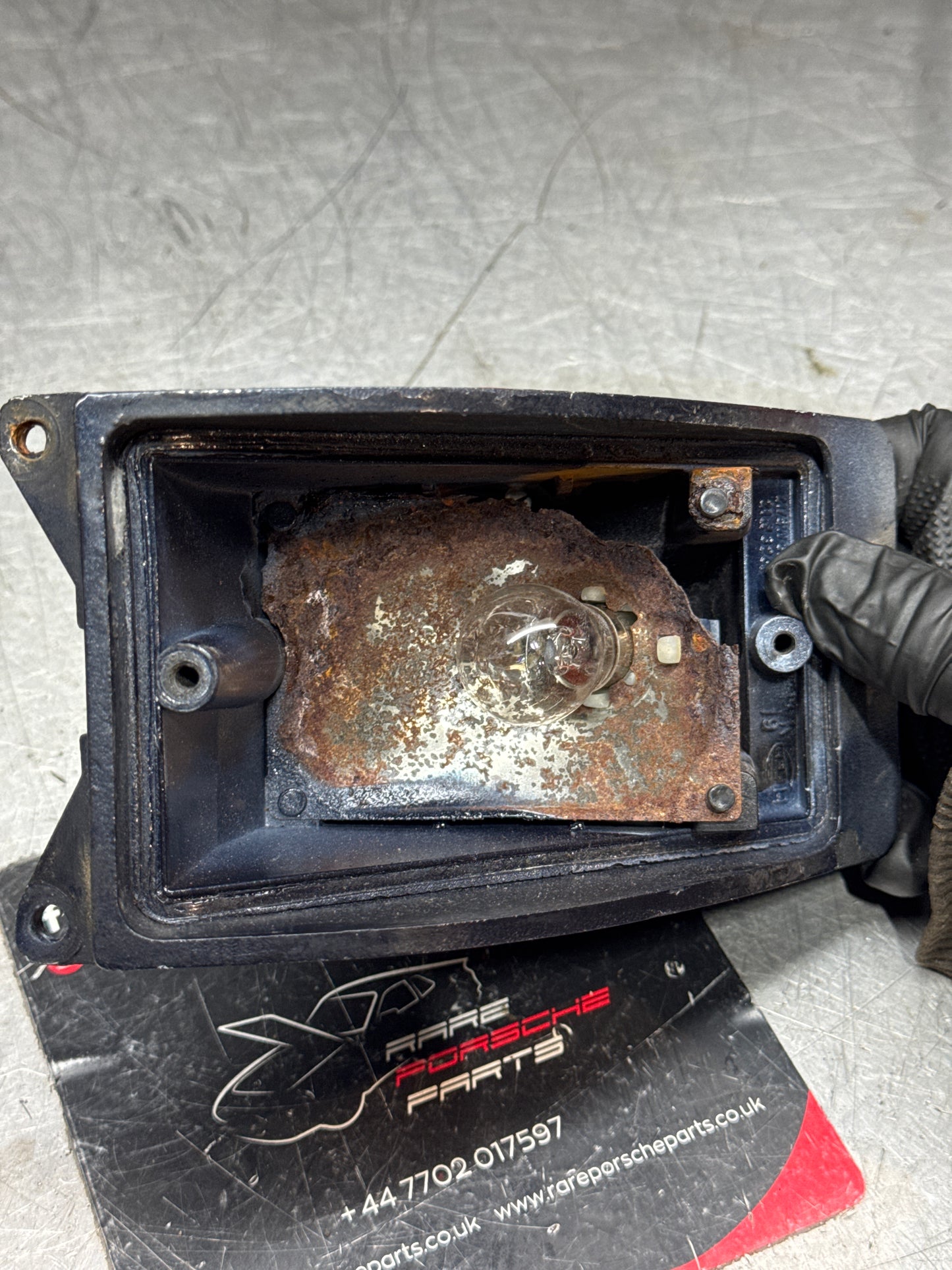 Porsche 924 O/S LH Front indicator unit, no lens. Spares or repairs 477953065A