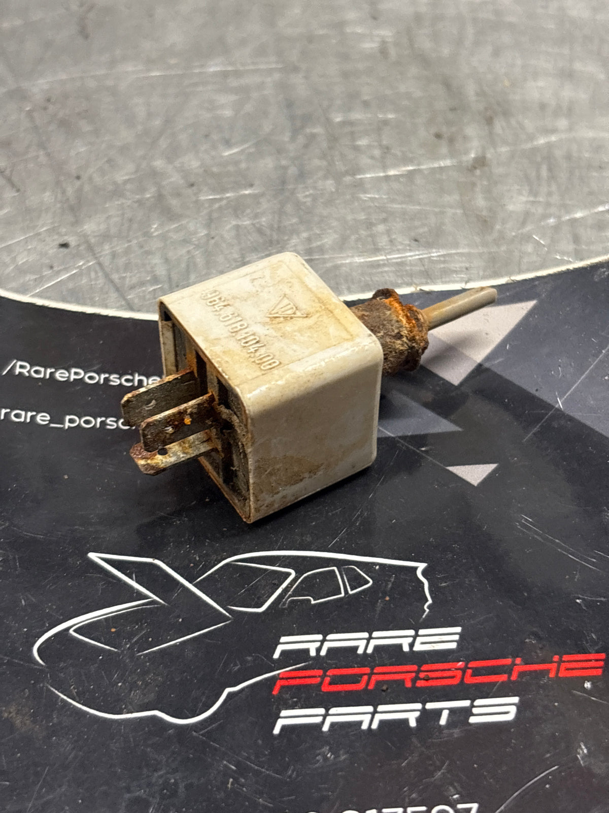 Porsche 964 / 993 brightness control relay 96461810400 used